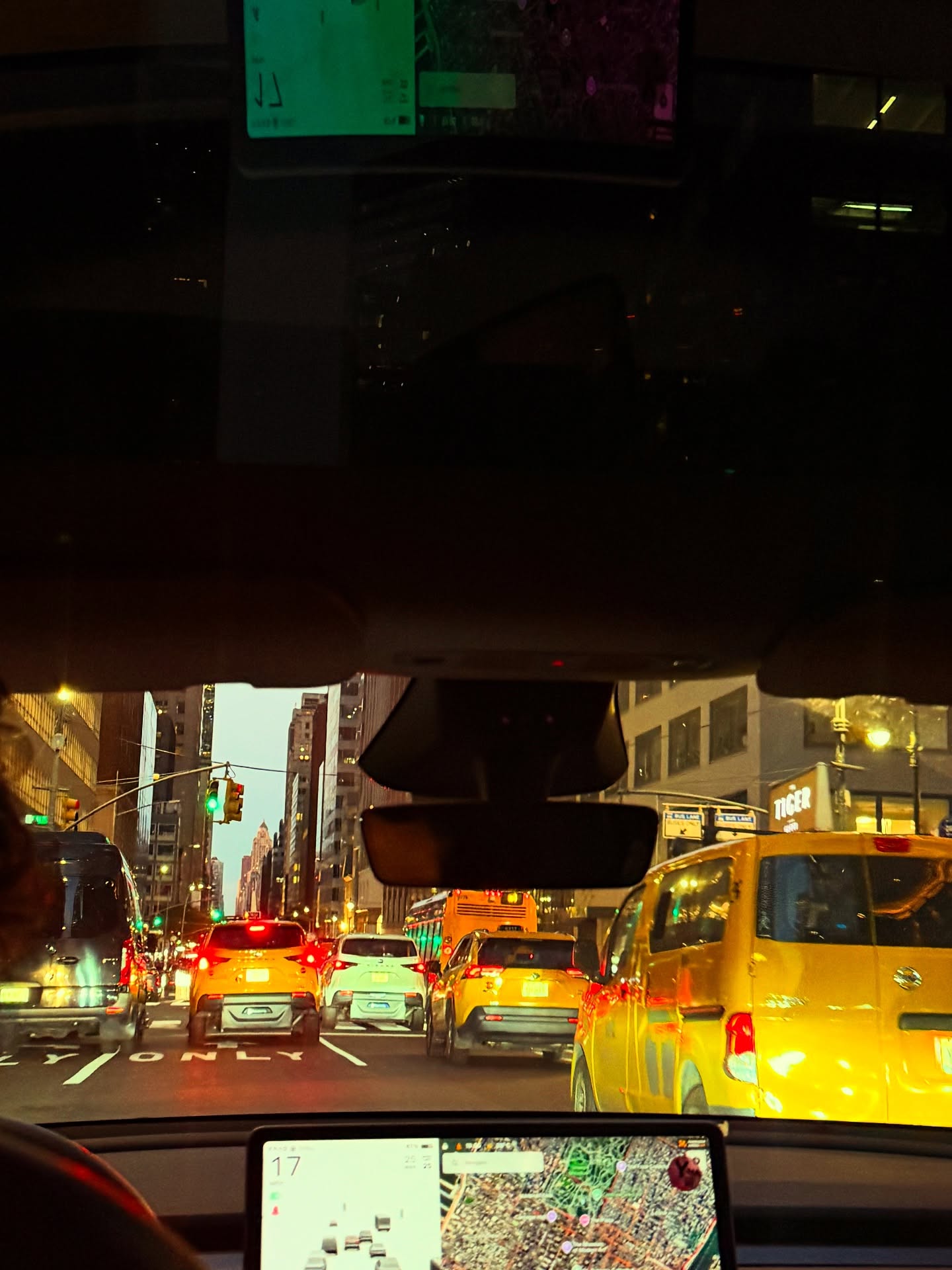 No one opens the door…🎵🎤🗽👄🤩💗