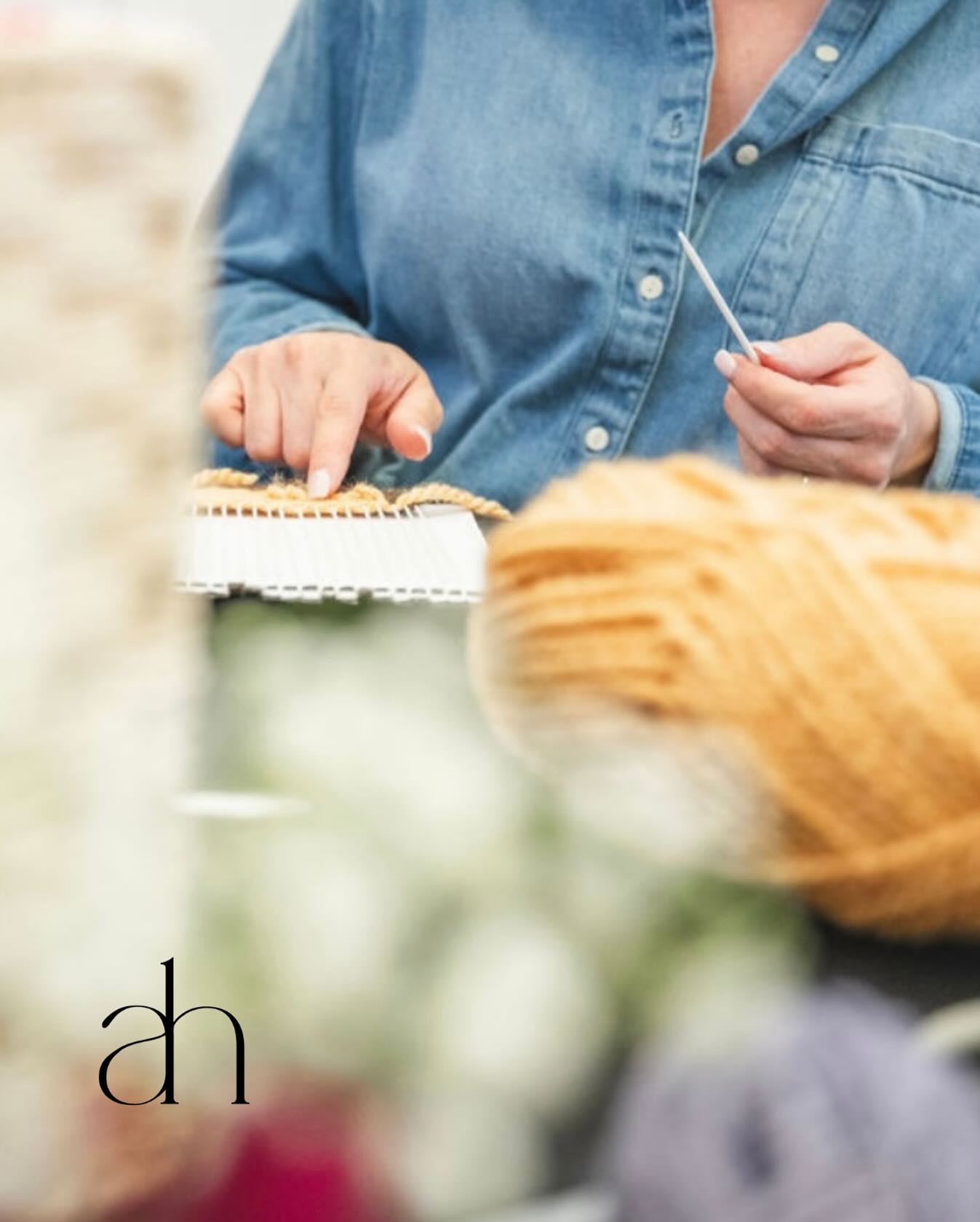 Sharing a throwback to one of my last weaving workshops. Photo by @emmettj.photo.
Holiday workshops coming in November and December ❣️