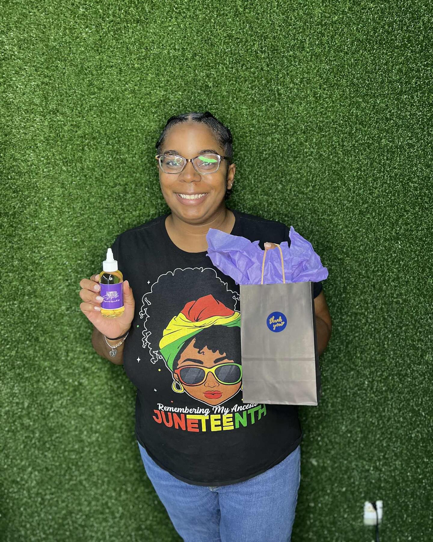 Throwback to our Summer Giveaway! 🎉 She won a free hairstyle + our Peppermint Regrowth Oil 🌿✨. This oil promotes healthy hair growth and is available in the salon for just $20. DM me to purchase yours today!