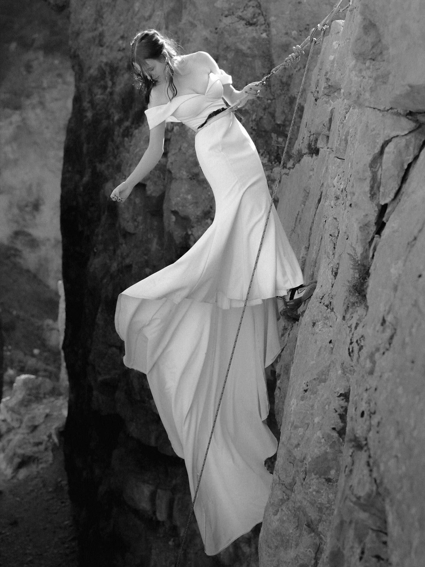 🤍🤍🤍
Juel is still the coolest person I know.
.
.
.
#climbingelopement #rockclimbwedding #weddingclimb