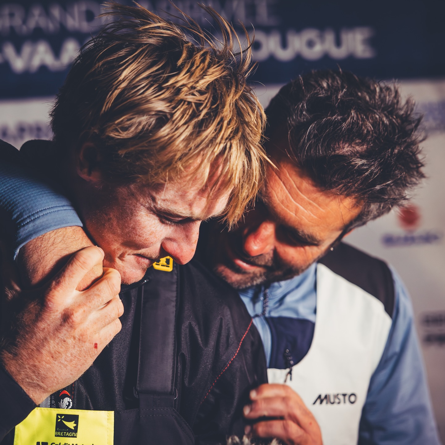 Les 31 finishers de La Solitaire du Figaro Paprec sont désormais tous arrivés à Saint-Vaast-la-Hougue 🏁
Sans transition, de la bataille navale à la franche camaraderie, découvrez leurs portraits en retouchant terre 🌍
© Vincent Olivaud et Armel Vrac
#icinaissentleslegendes #lasolitairedufigaropaprec