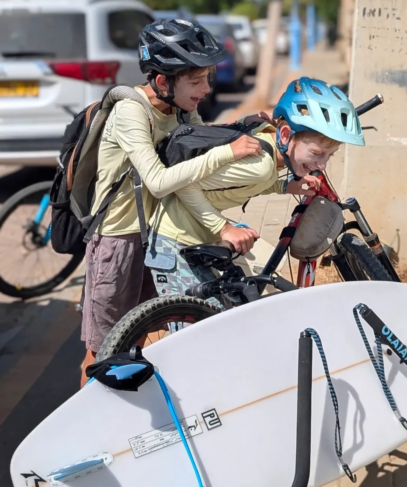 Just another Sunsessions day ☀️🧡#surfbuddy #brothers #surflifestyle #beachlifestyle #einhayam 🤙🏾🧡