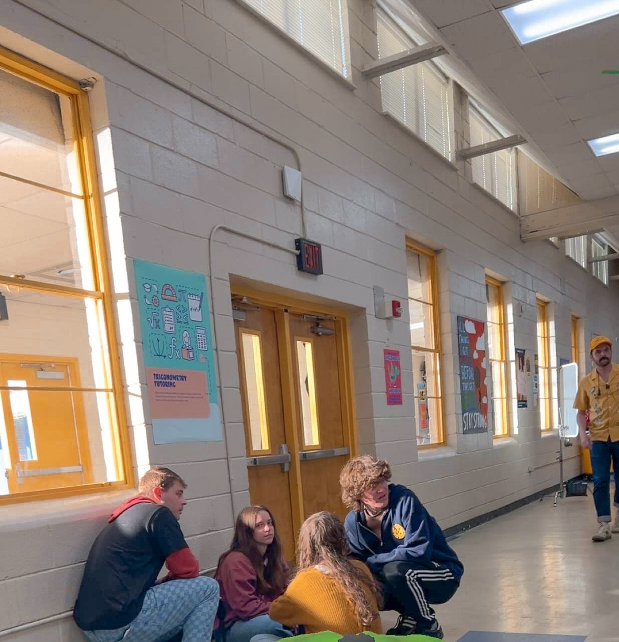 happy @englishteacherfx season 2 day to those who celebrate! āļøš
one of the fun things about working background on different sets is spotting where your face or blob might appear in the final edits. hereās some of me- i hope you enjoy my work š¤
shoutout to the awesome @brianjordanalvarez for creating one of my favorite shows to watch & sets to be on! šØš»āš«