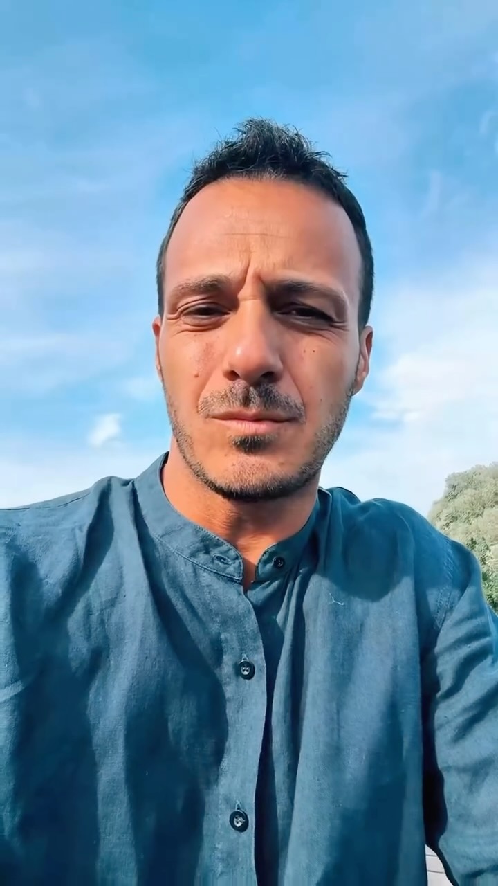 “Ma cosa fa Senapa?
Te lo spiego semplicemente: non diamo scuse, costruiamo strategie.
Perché il problema non è la crisi: è non avere un piano.
📊 Con noi trasformi le tue idee in un business plan concreto, utile per crescere e trovare la strada giusta.
👉 Se ancora non hai una strategia, segui la pagina per scoprire come farlo davvero.”