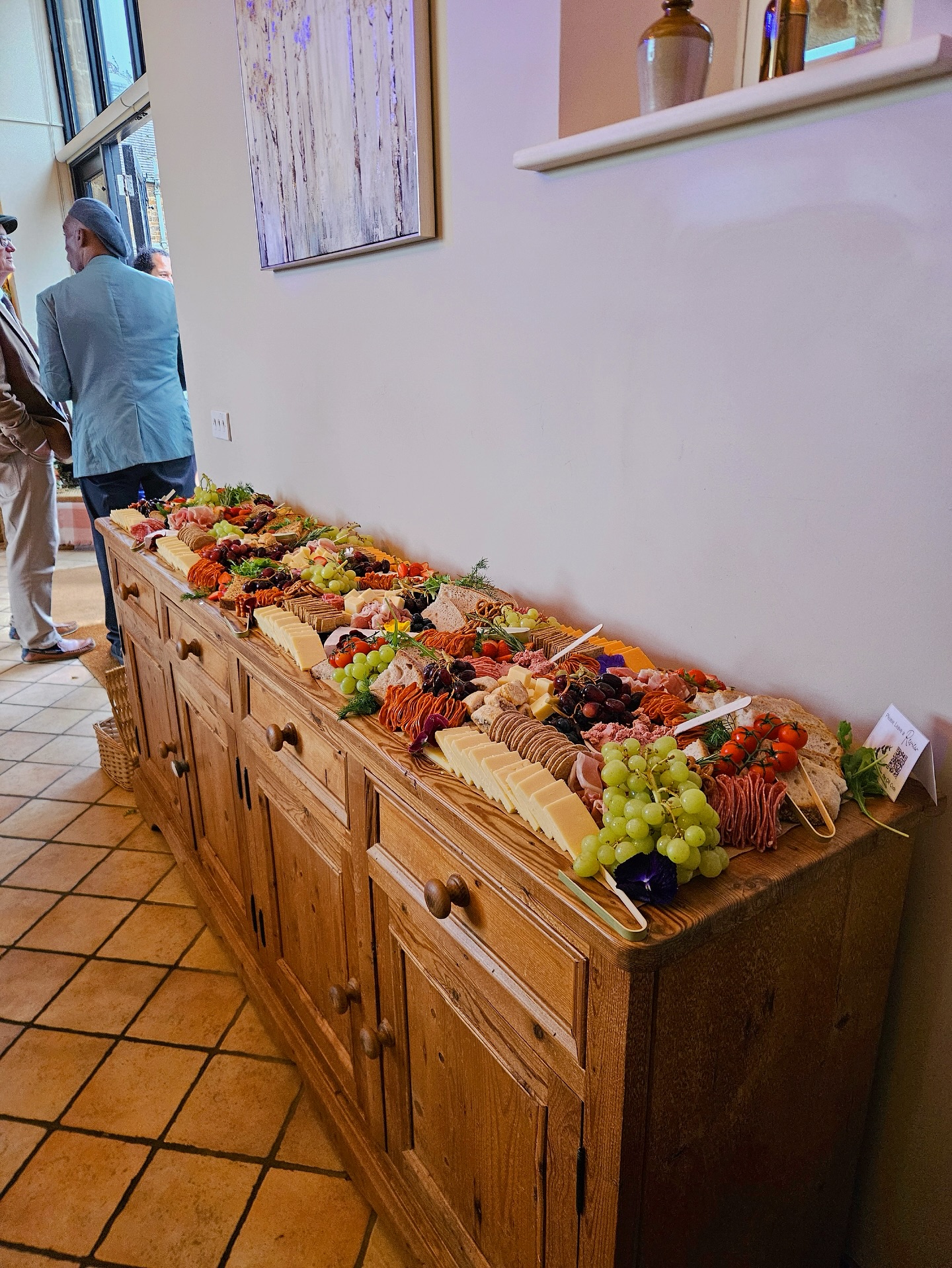Flat Grazing Table for a Wedding at @thecoachhouseedgcote ✨
With some exciting seasonal bookings coming up, we reflect on the Flat Grazing Table (currently) being the most booked service this year 🍾