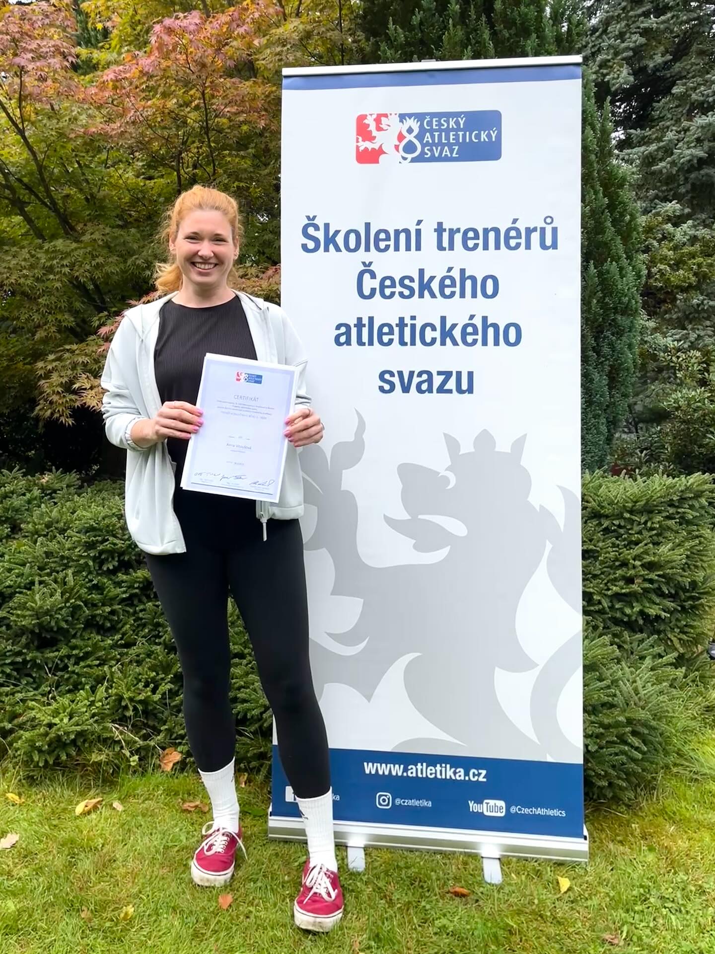 TRENÉR KONDIČNÍHO BĚHU 1. TŘÍDY
⭐️ Začlo to v říjnu 2021 trenérskou trojkou a 26.9.2025 jsem to dokončila trenérskou jedničkou 🫶🏻
Dík za všechny hezký časy v Jizerkách a hlavně za tenhle poslední týden, který byl sice náročný, ale taky hodně super 💕 těším se na všechno, co přijde dál
@vital_praha @ceskybeh.cz @czatletika
#trenerkondicnihobehu #prvnitrida #tkb1 #trenerbehu #kondicnibeh #cesta