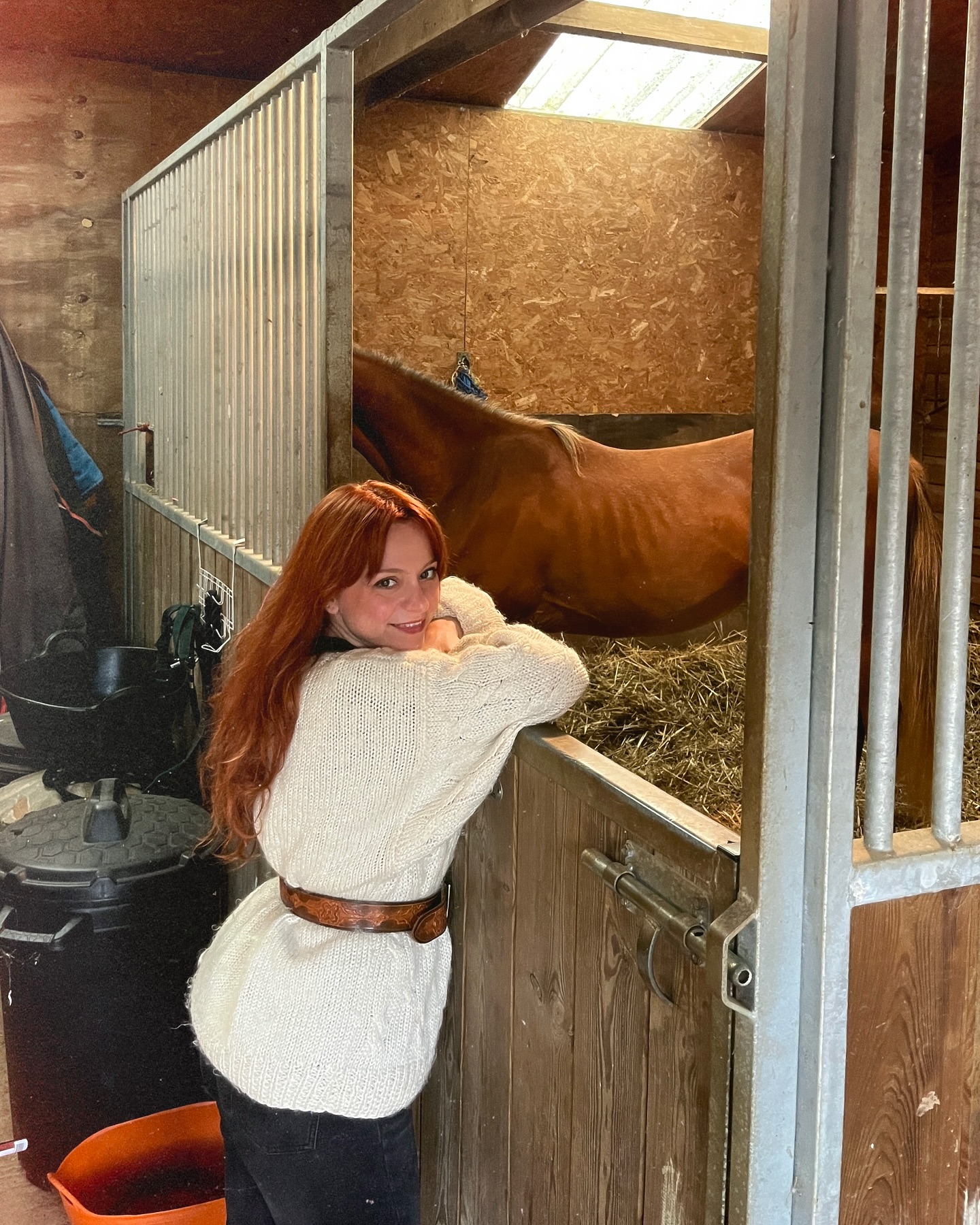 There were seasons when chronic pain shaped the rhythm of my days. From the outside, everything looked steady. Yet my body told a different story. Fatigue that lingered. A tightness across the shoulders before certain conversations. A sense of pressure carried into every room, no matter how well I performed.
It was the quiet recognition that my body was narrating a truth I hadn’t yet learnt to hear.
So I took the step I had resisted. I began paying attention with curiosity. Through strength training, recovery practices, and noticing the subtler shifts of breath and mood, I learnt that my body was never against me. It was always signalling what I needed to know.
What unfolded was steady, not sudden. Pressure loosened. Energy held longer. Decisions became clearer. My body became an ally rather than a weight to carry.
It wasn’t dramatic. Yet from this shift, everything else began to reorganise once I stepped into the ontological approach.
Sometimes the step we resist, the one that feels unnecessary, inconvenient, even indulgent, is exactly the step that changes the ground we stand on. What’s the step you’ve been avoiding or delaying, even though you know it’s time? Send me a DM, I’d love to hear.
Proof lives in presence: when the body becomes an ally, life reorganises around what truly matters.
✨Limited spaces now open for those called to this shift, with or without tarot. ✨