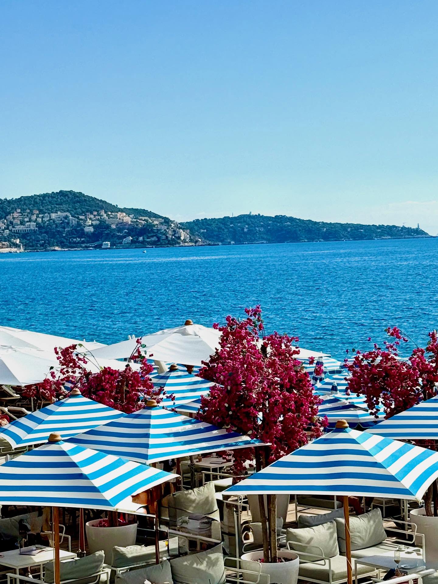 Sun and stripes #nice #nicefrance #nicecotedazur #nicefrance🇫🇷❤️ #nicefranceriviera #frenchrivieralife #frenchriviera🇫🇷 #mediterranean #mediterranée #retireandtravel #retireandenjoylife #france🇫🇷 #visitnice #ilovenice❤️ #cotedazurfrance #niceislove #travelbloggers #travelblog #travelblogging @visitcotedazur