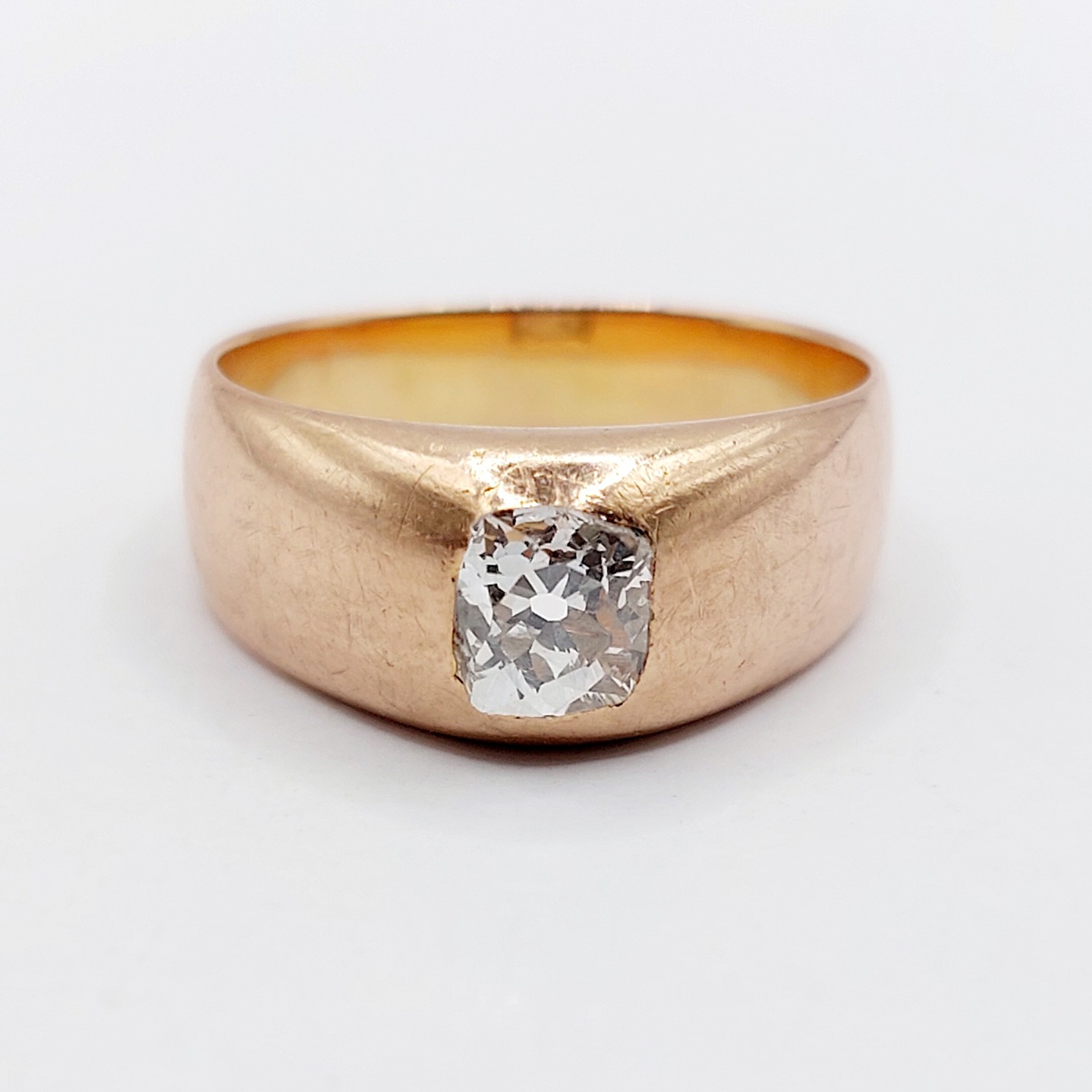 /// SOLD /// French antique bombé ring 18k rose gold set with a 0.60 carat old mine cut diamond in mass setting (circa 1900)
PRICE : 1020€
https://www.augustusjewels.com/product-page/bague-jonc-antique-or-rose-18k-diamant-0-60-carats-ann%C3%A9es-d%C3%B4me-bomb%C3%A9
Magnificent antique French goldsmith work
Size: 50 FR / 5.25 US
Weight: 5.09 g
Diamond size: approximately 5.0 x 4.6 x 3.6 mm (estimated at 0.60 carats)
Diamond in good condition (a small chip in one corner covered by the setting : probaly anterior of the making of ring), some small natural inclusions visible under a magnifying glass
Micro-scratches from use, traces of old resizing
Owl hallmark (French Hallmarks)
#diamond #bombéring #domedring #artdecoring #oldminecutdiamond #frenchjewelry #bombering #starring