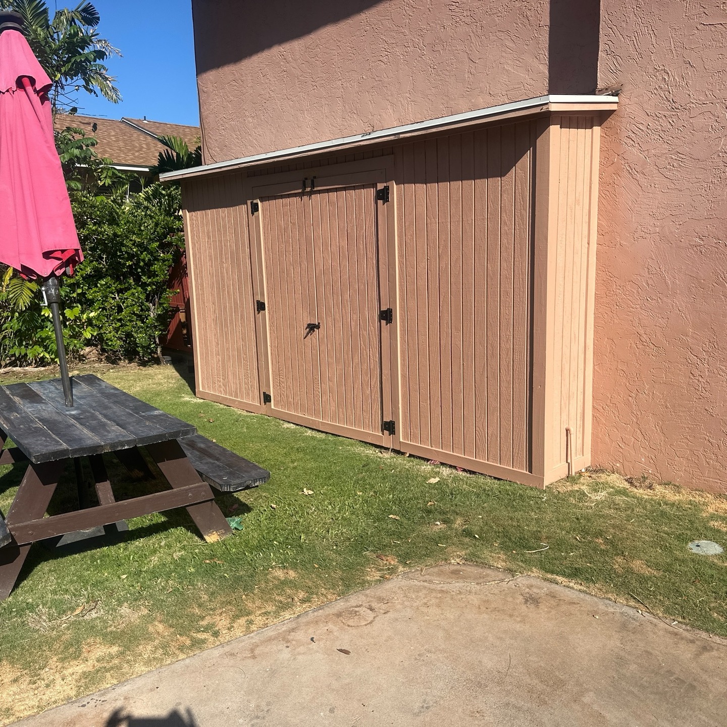 Your weekly reminder that we do many projects big and small! So whether you need a home renovation or help with something special for your little one, we are here to help! 👏🏽🚪👩🏻🍳🛝🛠️
#hawaiihandyman #toyassembly #funprojects
