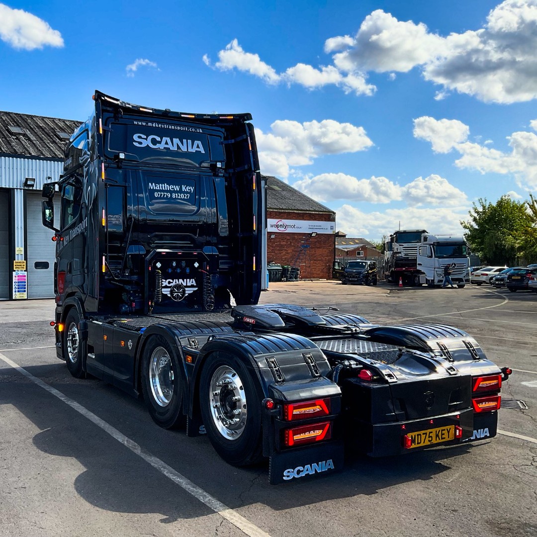 M.D. Key Transport have added this stunning Scania S660 V8 Super unit to their impressive fleet🔥
Supplied by Keltruck Account Manager, Simon McGuiness. This incredible unit is every box ticked when it comes to spec, not to mention it's stunning paint job and M.D. Key decals that really make this unit special!
The unit will now be maintained by the fantastic team at Keltruck Newark, keeping it looking top of the pile for years to come.
#SuppliedByKeltruck #ScaniaSuper #ScaniaV8