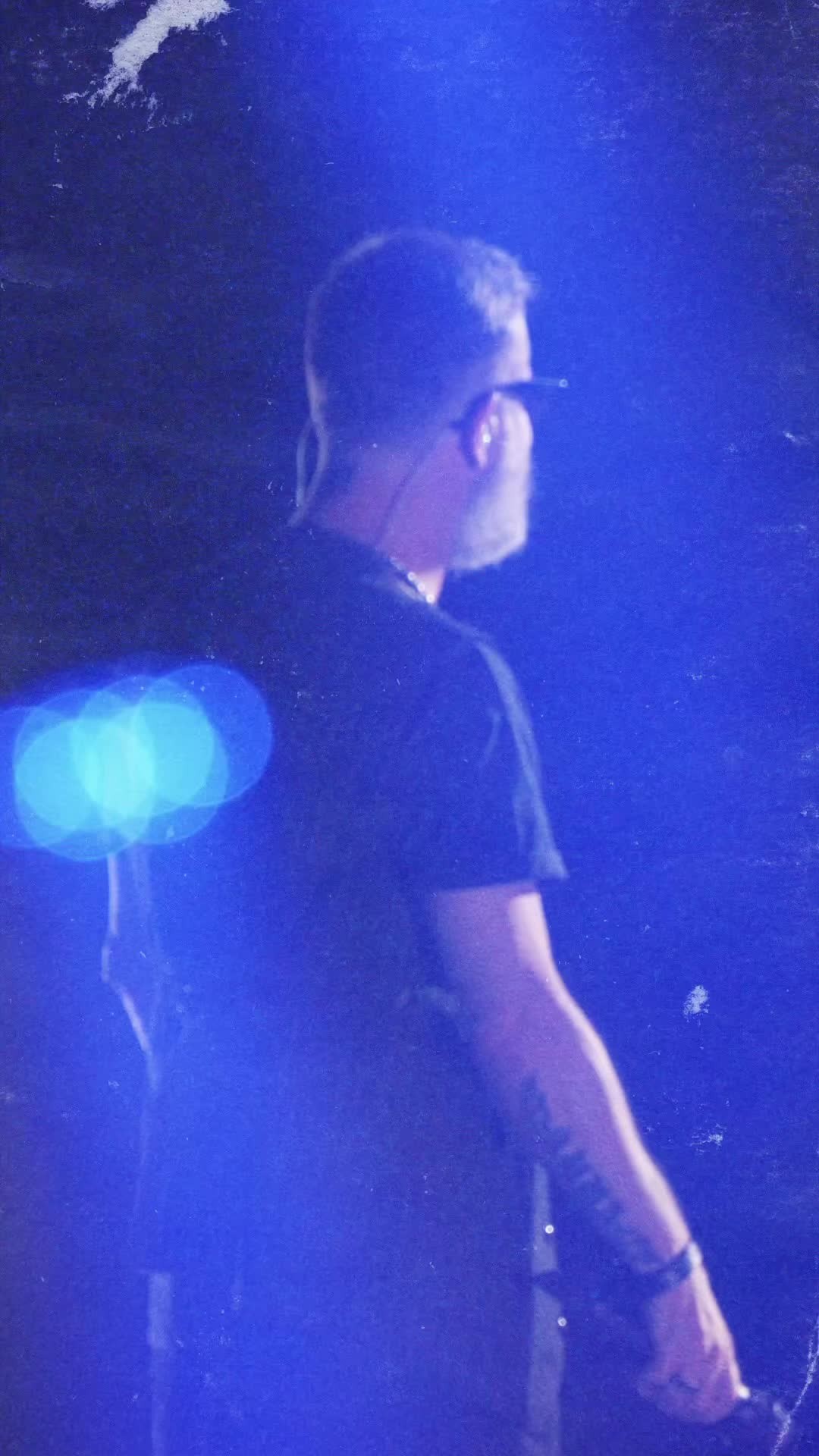 FIRENZE!! Manca un mese al nostro concerto! E intanto il viaggio di “Ci vorrebbe ancora il mare tour” mi porterà nei PALASPORT il 18 a Roma, il 24 a Milano, per poi chiudere nella mia città il 25 ottobre 💜
Ragazzi, voi siete il perché di questo viaggio… continuiamo a viverlo assieme!
Video @emiseven
#MarcoMasini #CiVorrebbeAncoraIlMare
@friendsandpartners @momyrecords @concerto.official @rtl1025 @birindelliauto