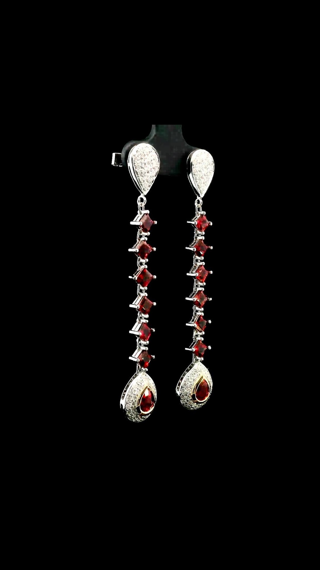 A love story, immortalized in platinum and gold.
Handcrafted with natural rubies and diamonds, these bespoke earrings were created to honour 40 years of devotion — a timeless celebration of passion, resilience, and brilliance.
A symphony of fire and light, made for a milestone as rare as the gems themselves.
#RubyEarrings #ChandelierEarrings #40thAnniversary #BespokeJewellery #AustralianJeweller #Adelaide #MartinRogersJewellers