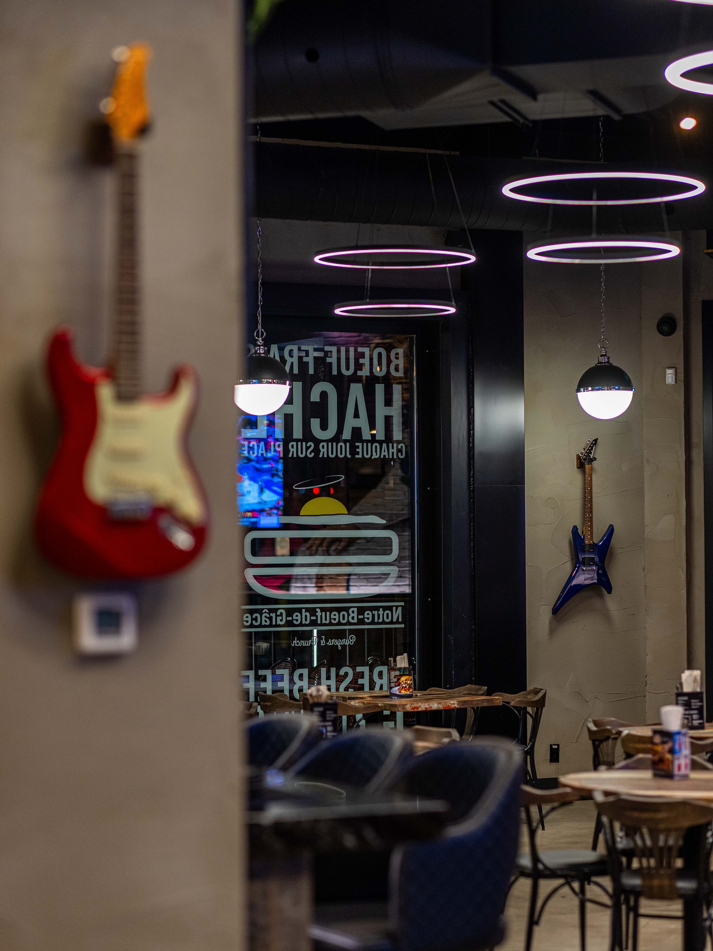 Project: @notreboeufdegrace
Address: CF Carrefour Laval @cfcarrefour
Designed by: @idcadesign_jabalibrothers_ @majd_jabalibrothers_ @jean_jabali
Photos: @auravisionproduction
🌐 www.idca.design
Because every great restaurant deserves a design as unique as its flavor 🍔✨
➡️ Ready to bring your dream project to life? Let’s design it together—call us today!
#restaurant #laval #bestrestaurant #cafe #restaurantdesign #montreal #designer #burger #smashedburger #jabalibrothers