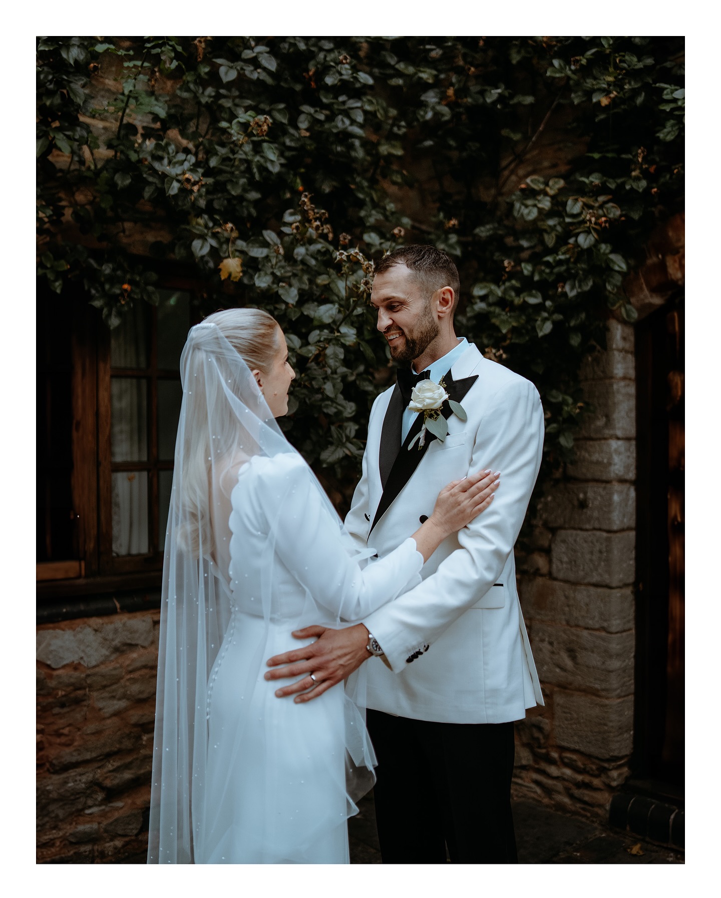 Amy & Ross absolutely smashed their wedding at the stunning Bortsmorton Court 🤍🖤
The morning started off super calm and chilled, but by the evening it had turned into a full-on party. Singing waiters had everyone up on chairs, Aperol spritz was flowing, and DJ Ollie kept the dance floor packed all night. The black & white theme looked amazing too — so cool seeing everyone dressed in black to pull it all together. Such a class day full of laughter, emotion, music, and even a few familiar faces from school.
Venue | @birtscourt
florist | @petalandpotts_florist
DJ | @djollieclarke
Singing Waiters | @singingwaitersuk
#BortsmortonCourt #WeddingPhotography #WeddingPhotographerUK #UKWedding #CandidWeddingPhotography #WeddingInspiration #BrideAndGroom #WeddingCelebration #WeddingDetails #WeddingStory #WeddingDayVibes #WeddingParty #WeddingReception #WeddingCeremony #WeddingStyle #DocumentaryWeddingPhotography #EmotionalWedding #WeddingFun #UnposedWedding #LoveStory