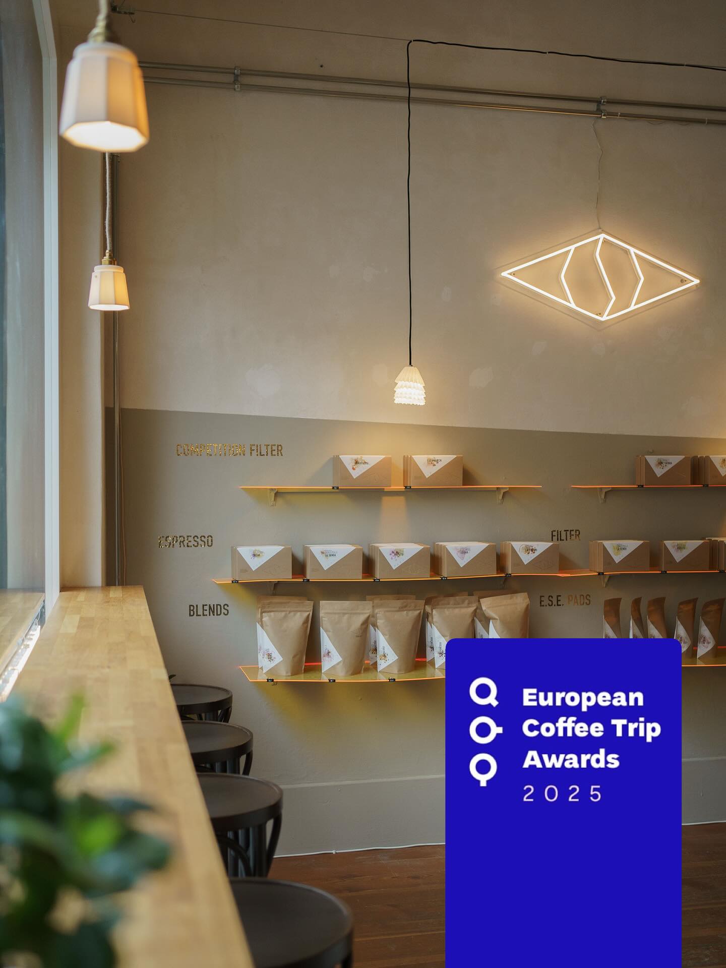 If you like our cozy little coffeeshop, please vote for us in the @europeancoffeetrip app 🙏
🧡💜💛🩷❤️