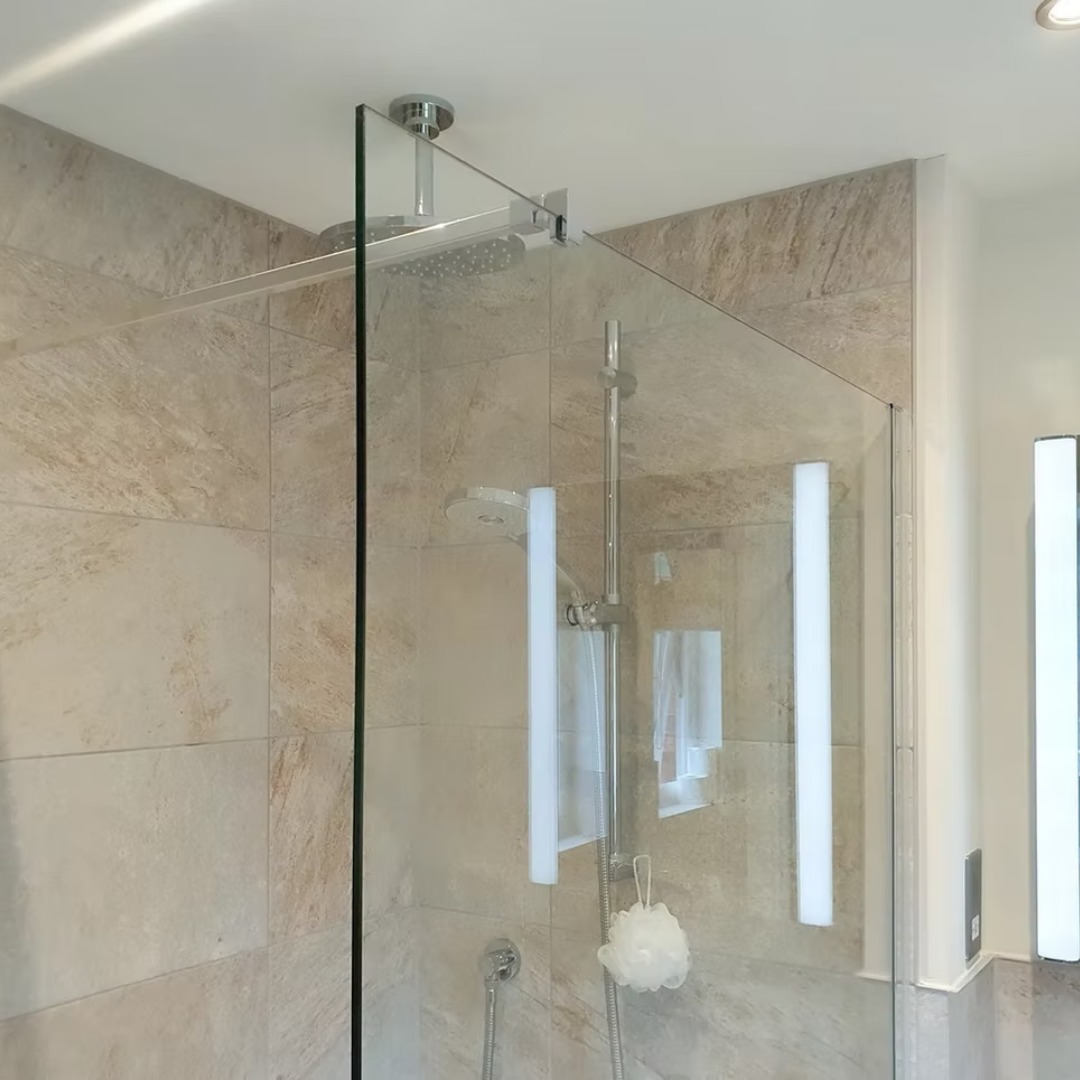 Bathrooms are my specialism and favourite thing to clean! A bathroom deep clean includes all grout, shower traps, plugs, taps..... everything! I can even bring a grout pen in a colour match to refresh grout if discolouration can't be cleaned 🧽✨