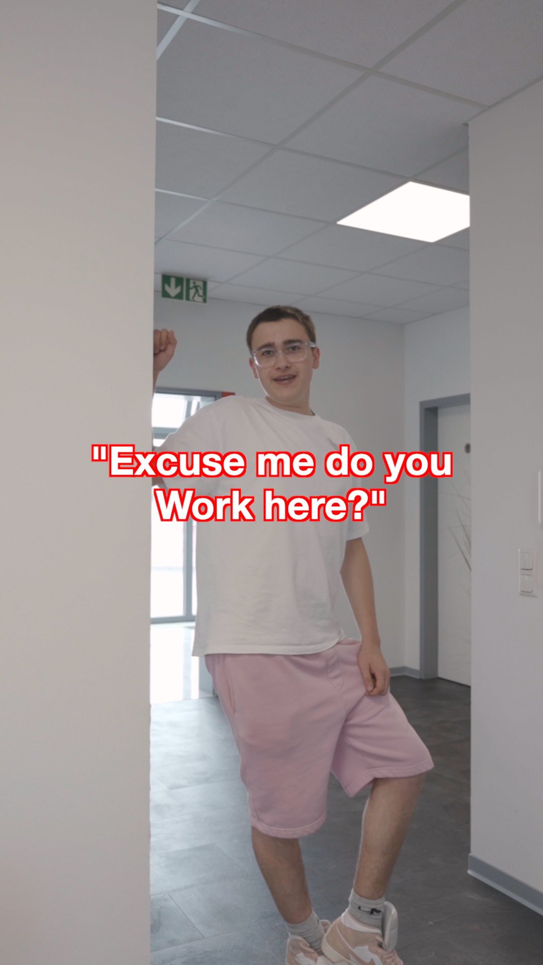 Excuse me, do you work here❓❓ 🤔
#fahrschulemitstyle #vibesonpoint #fahrschulelife #premiumfahrschule #realdrivingskills #fahrschulebieber #fahrprüfung #führerscheintipps #fahrschulcontent #realfahrschule #fahrschuleaschaffenburg #fahrschule #aschaffenburg #goldbach #waldaschaff #führerschein #motorrad #roller #auto #b197 #autoführerschein #motorradführerschein #rollerführerschein #anhängerführerschein #premiumfahrschule #hösbach #b96 #bestefahrschule #excusemedoyouworkhere #fyp #trend