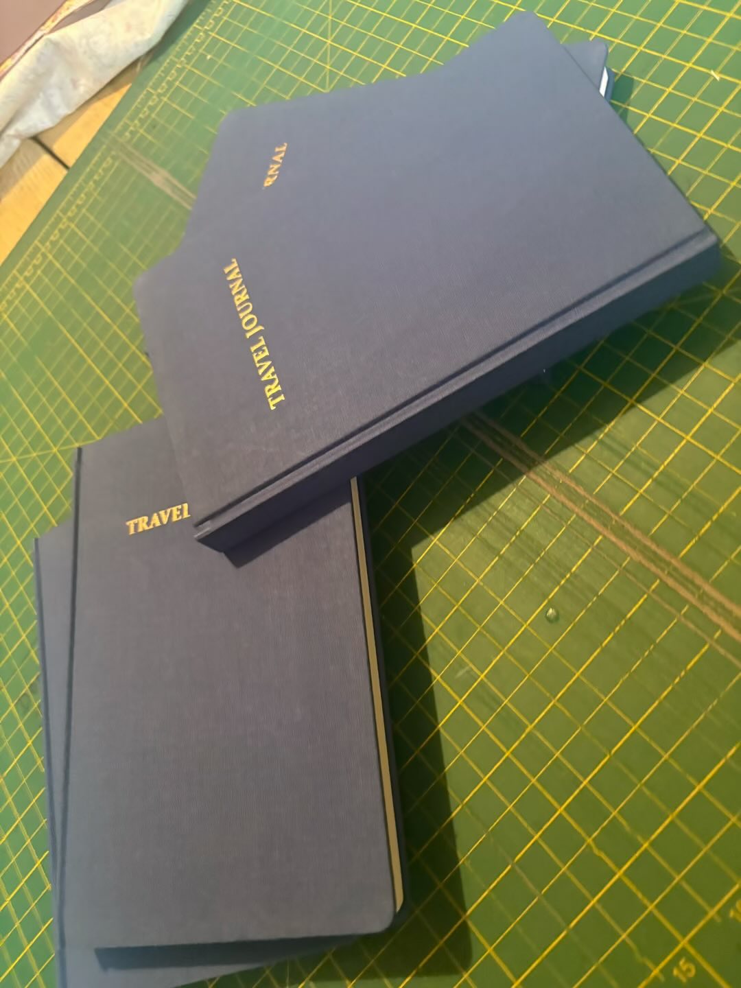 Love a little teamwork product đ
Shaun engraved the velvet and Madeleine put together some little book covers.
Perfect for keeping your current readâs cover protected đ
Weâre looking forward to a busy weekend at Lark Lane (Sat 9am-2pm) and Oxton Village Market (Sun 9am-1pm)
#larklane #larklaneguide #oxtonvillagemarket #wirral #teamwork #farmersmarket #lewiscarroll #lovewhatwedo #handmade #supportsmallbusiness #partnersincrime #laserengraved #supportlocal #autumn #gifts #alicesadventuresinwonderland #aliceinwonderland