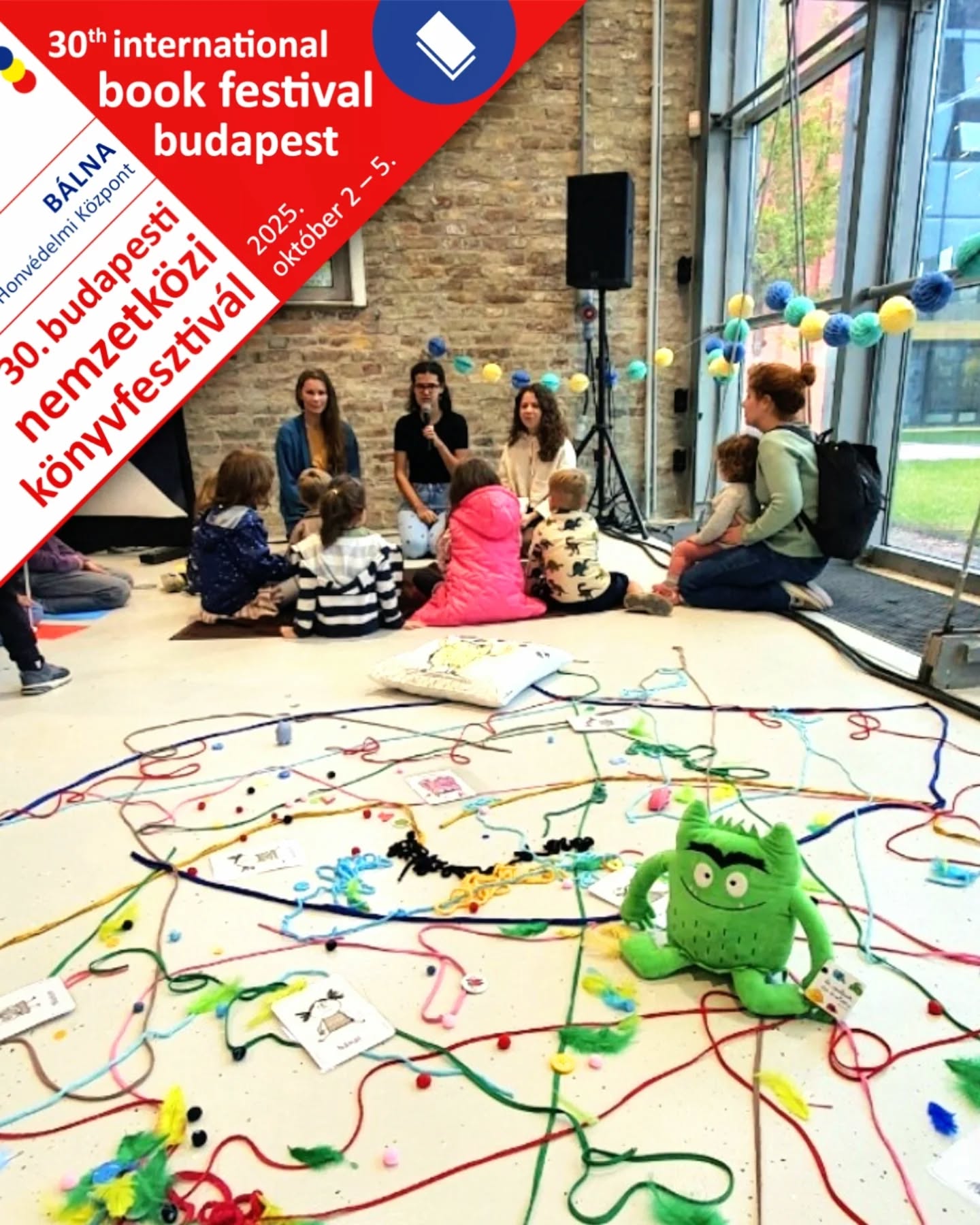 🧶🖍 Tavaly ilyenkor már kibogoztátok a színszörny érzelmeit a foglalkozásunkon a Könyvfesztiválon és javában színeztétek az érzelemszörnyiket a standunkon :)
🐳📚 Idén egy hétvégét még várni kell, de: csütörtöktől újra @budapestikonyvfesztival !
🔬❤️ Egy igazi érzelemlaborral és Dr. Színszörnnyel várunk majd Titeket a Bálnában a G13-as standon!
🐝🍂🍁 Mi addig is szorgoskodunk, Ti pedig pihenjetek rá a sok szuper könyves programra és csak figyeljetek, mi mindennel készülünk Nektek október 2-5. között!
#aszínszörny #erzelmek #érzelemdoktor #labirintuskiadó #budapestinemzetközikönyvfesztivál