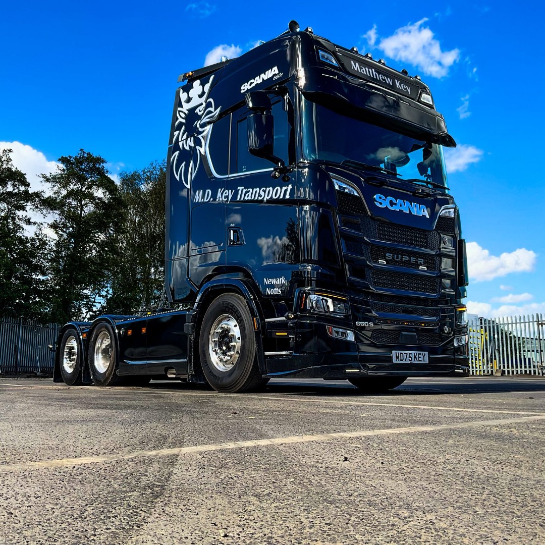 M.D. Key Transport have added this stunning Scania S660 V8 Super unit to their impressive fleet🔥
Supplied by Keltruck Account Manager, Simon McGuiness. This incredible unit is every box ticked when it comes to spec, not to mention it's stunning paint job and M.D. Key decals that really make this unit special!
The unit will now be maintained by the fantastic team at Keltruck Newark, keeping it looking top of the pile for years to come.
#SuppliedByKeltruck #ScaniaSuper #ScaniaV8