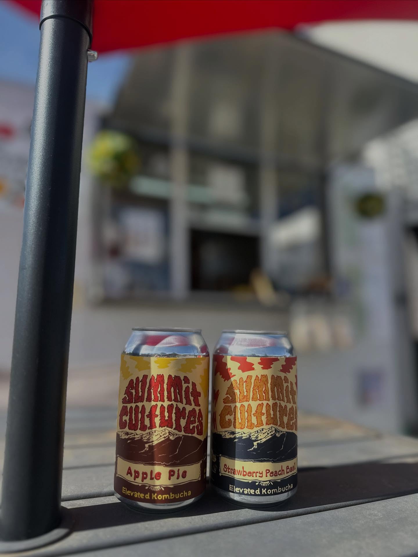 🍓 We Got the Booch! 🍎
Now offering, Summit County’s own kombucha by @summit_cultures_kombucha
🍎 Good for your gut and your taste buds!Grab the apple pie to sip on this season’s flavors or
strawberry peach basil 🍓 🍑 🌱 to keep the summer vibes going.