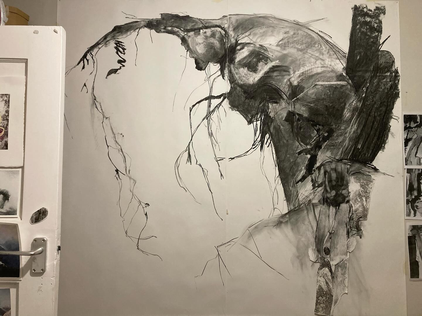 Work in progress. Clutching at thin air. Tree scrambling to stay in place on the unstable disappearing lateral moraine of the Bossons Glacier Chamonix. 2m charcoal drawing with collaged print.. etching and monotype.#contemporarylandscape#disappearinglandscape#chamonixmontblanc🇫🇷#charcoal#mixedmedia