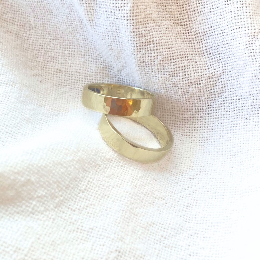 💍Silver or 14k solid gold (wedding) set!
Let’s get creative together and make a ring for your loved once.❤️ Choose from different textures and stamp your initials or special date!
Price
Sterling Silver set: €175
14k Solid gold: From €550 per ring.
#Amsterdam #creative #overtoom #workshop #wedding