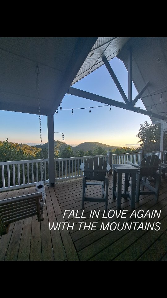 🍂✨ Fall in the Blue Ridge is calling… golden leaves, cool mountain breezes, and crackling fires waiting just for you. Come soak in the season at Sunrise Chateaux 🏔🔥🍁
#BlueRidgeMountains #FallGetaway #MountainRetreat #CabinVibes #CozyCabin #NorthCarolinaMountains #FallLeaves #MountainVacation #SunriseChateaux #BlueRidgeFall #TravelNC #CabinRental #AutumnVibes #RomanticGetaway #FallMountainRetreat