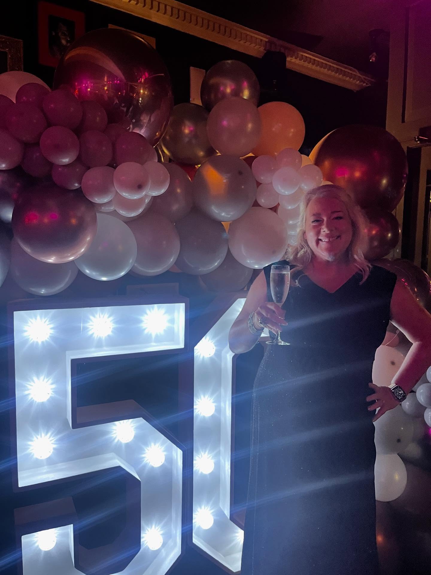 Happy birthday to absolute bombshell @erinyoungauthor24 (and lovely Lee who was elsewhere for this pic!)