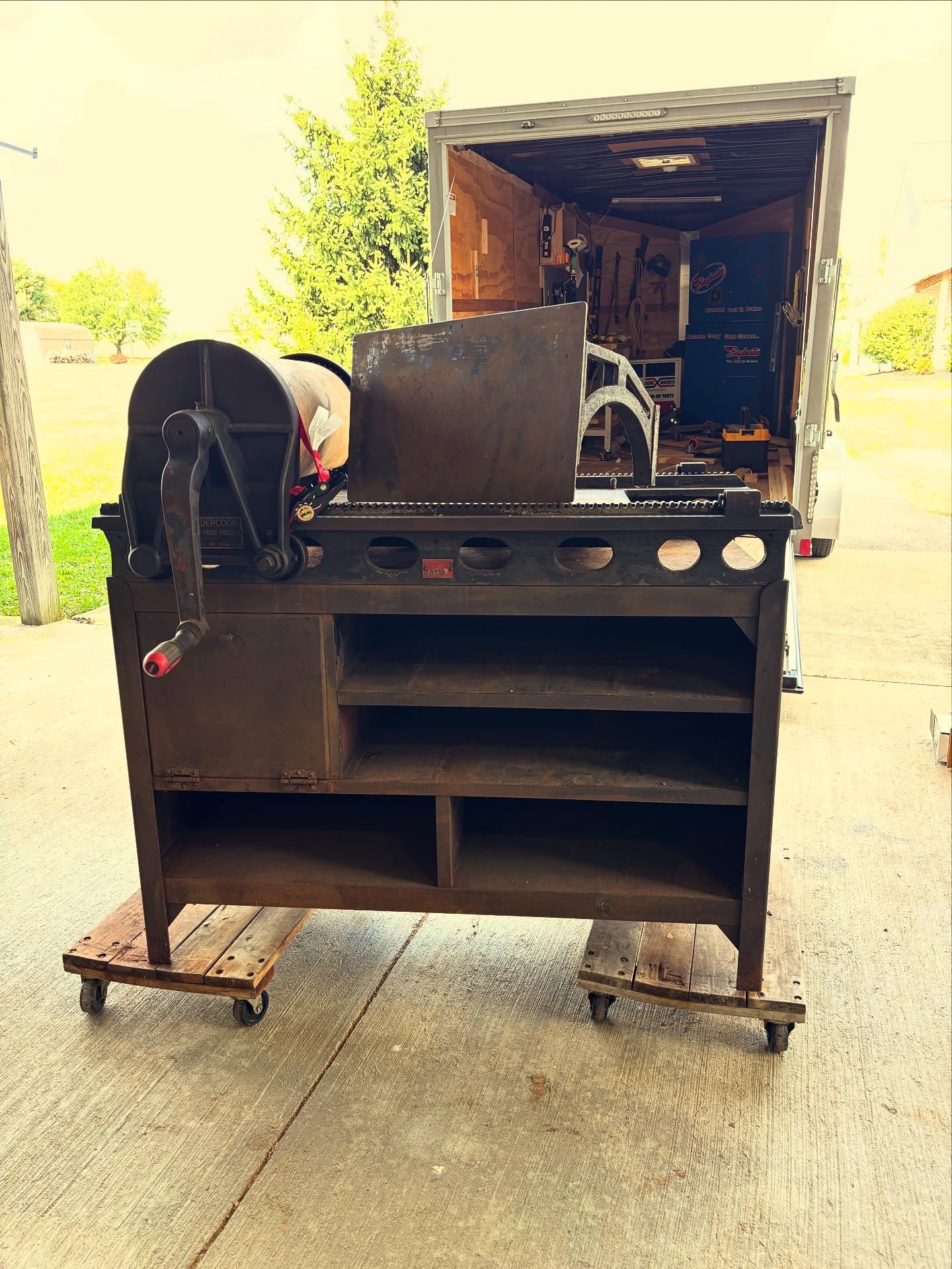 In an effort to rescue all of the Vandercooks possible, today I brought home the No. 2 model. @the__arm dates it to 1931.
Thanks to @prusawoodworks for the lead.
#letterpress #restoration #vandercookpress