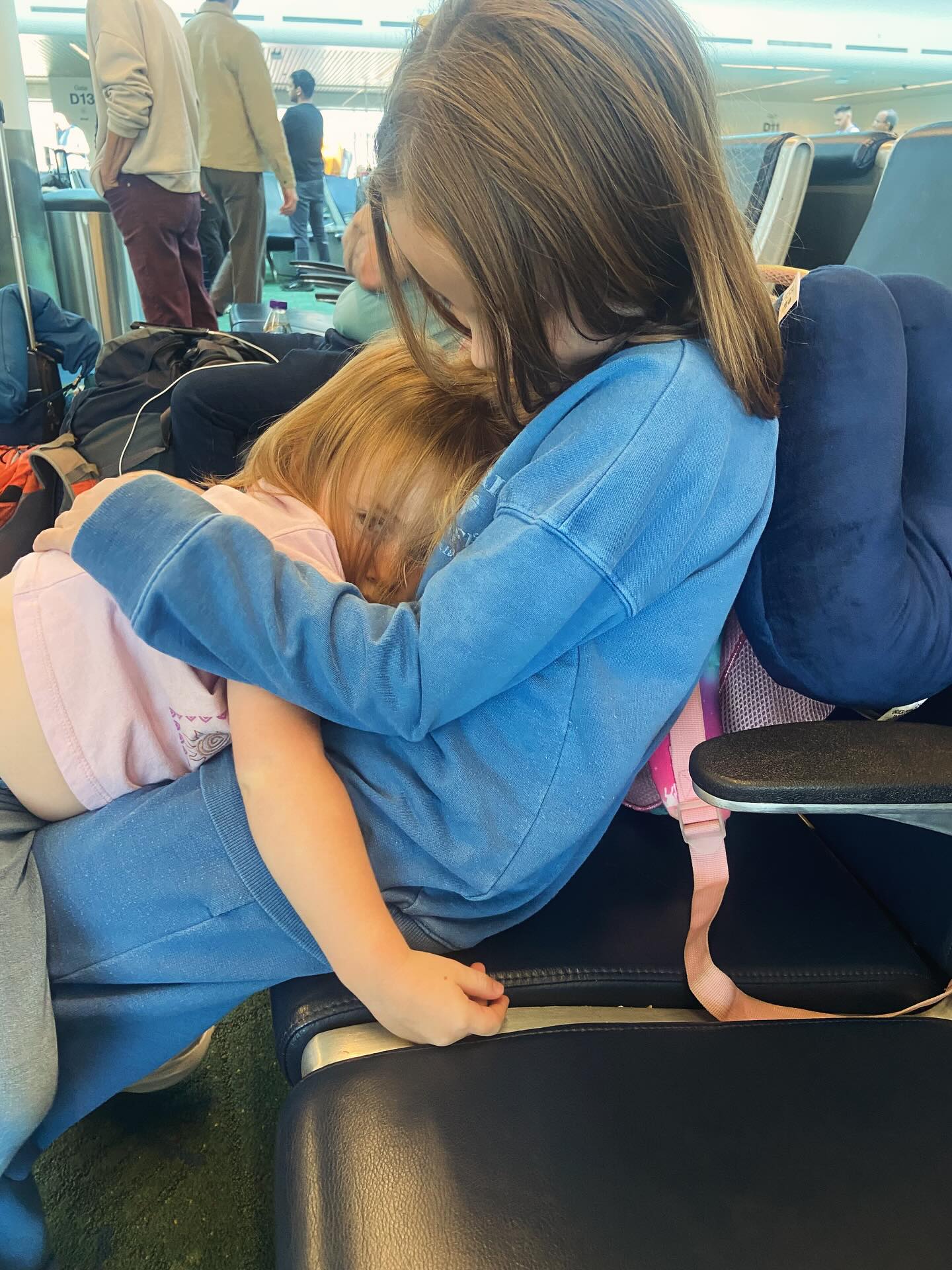 These two were champs on their first transatlantic flight! We are very happy to be here in Barcelona to celebrate @triciaycharismaenbarcelona