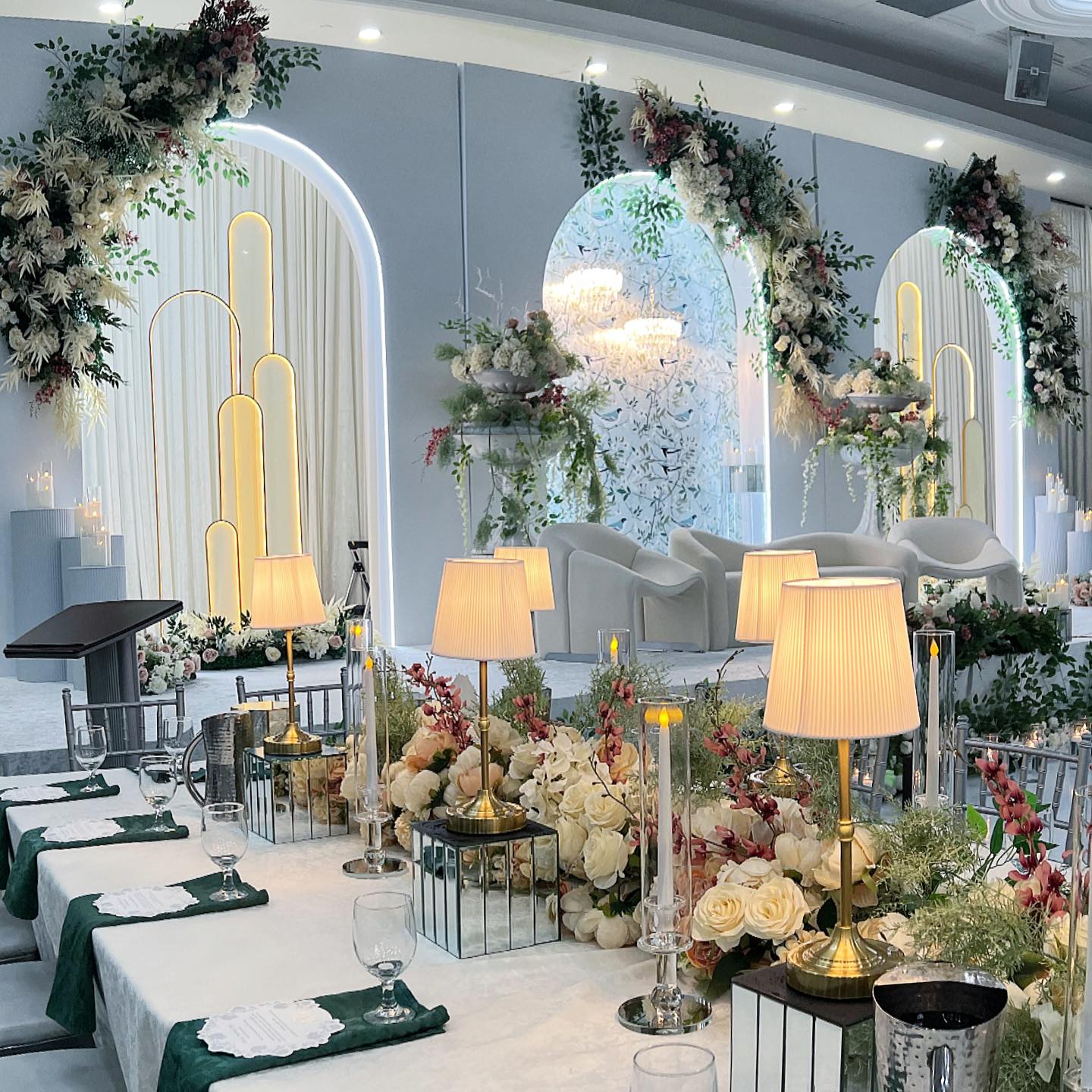 Classy Head Table Decor🤍🕊️
Decor: @rubysdecor
Other Vendors:
@apolloconventioncentre
@btseventplanner
@empirefloorwraps
@herbtsbestie
@saraidrees_
@picyourmoment_
@em.collectve
@snd_event
@leenaheravi
@sambaalbyjappay
@memoriesbyashishalang
@djsukhan
@eventsbyshaii
@fatibakedit
#luxury #wedding #weddinginspiration #weddingideas #weddingdress #weddings #weddingphotography #weddingdecor #weddingcake #weddingday #weddingplanning #weddingplanner #weddingstyle #weddingflowers #weddingguest #weddingmakeup #weddingseason #weddingphotos #weddingdesign #weddinginspo #instagram #blog #toronto