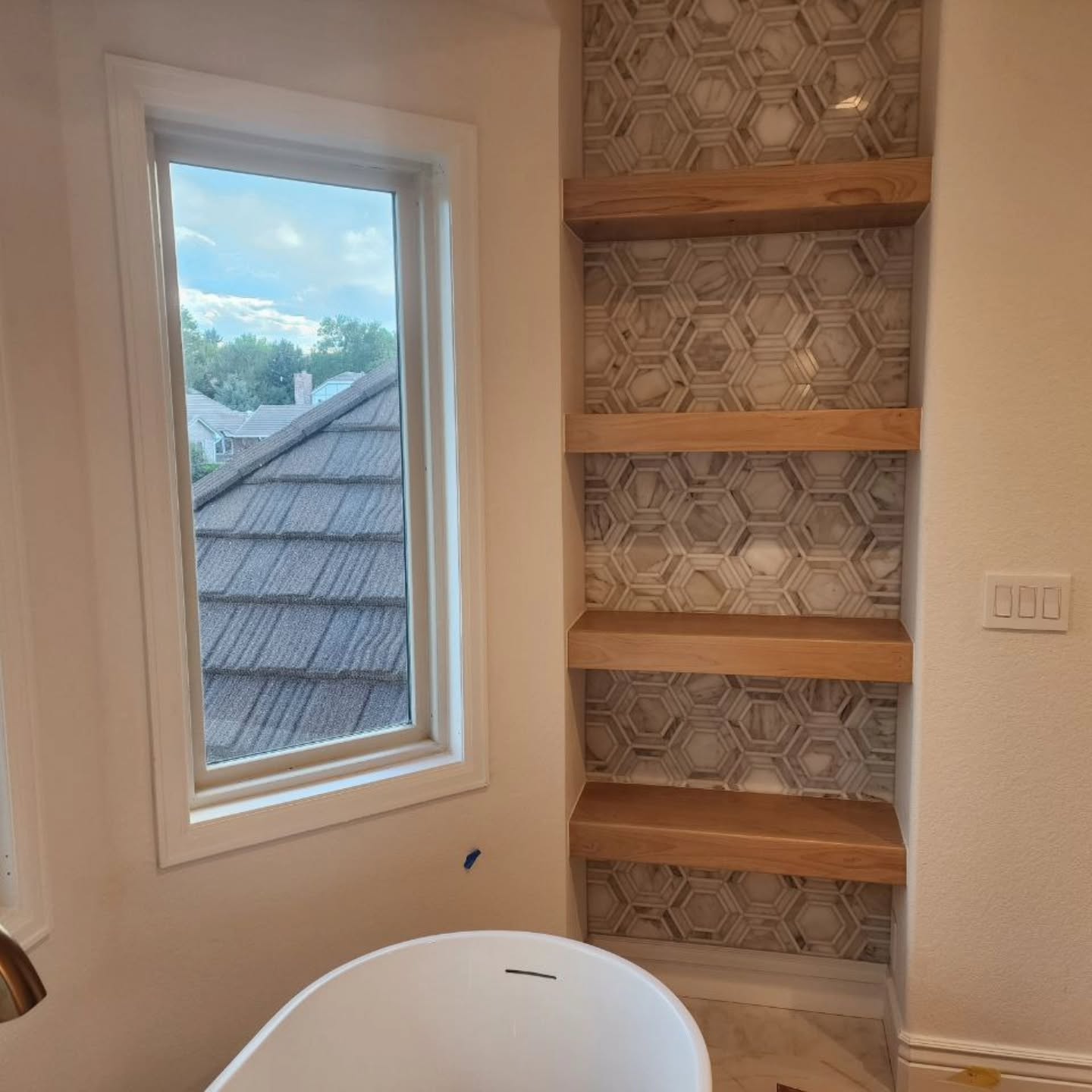 ✨ Details Make the Difference ✨
Decorative niches with marble and mirrored tile are the accents that turn an ordinary space into a designer interior.
At Key Construction, we create not just shelves, but stylish elements that elevate the entire home’s aesthetic.
#ColoradoConstruction #InteriorDesign #TileDesign #LuxuryInterior #KeyConstruction #DenverRemodel