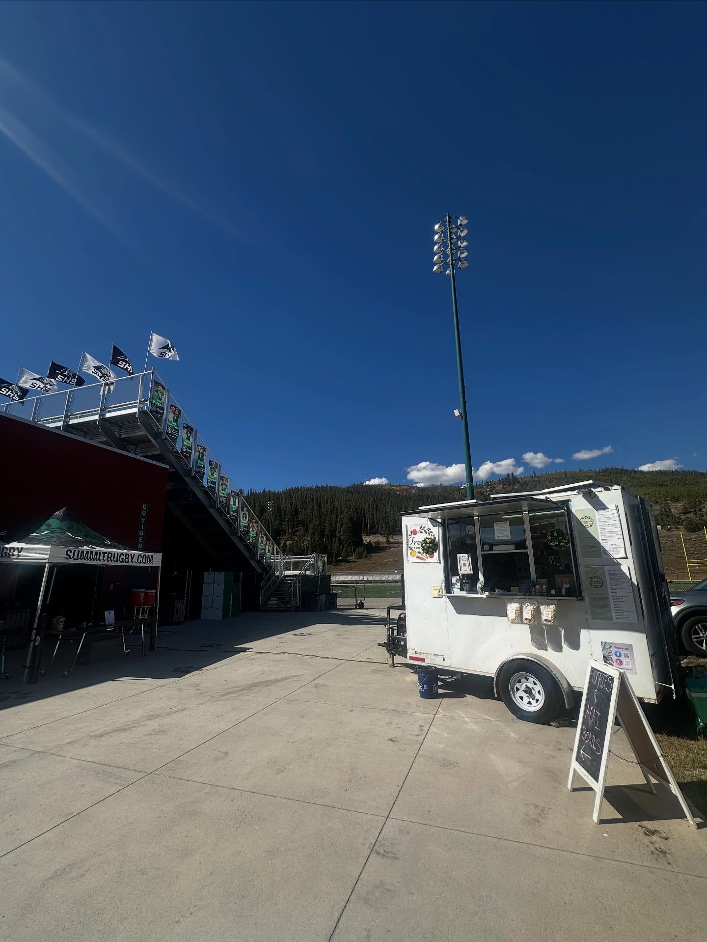 🏉 It’s a beautiful day for some rugby 🏉 I’m here until 1:30 today! @summithightiger @summit_girls_rugby