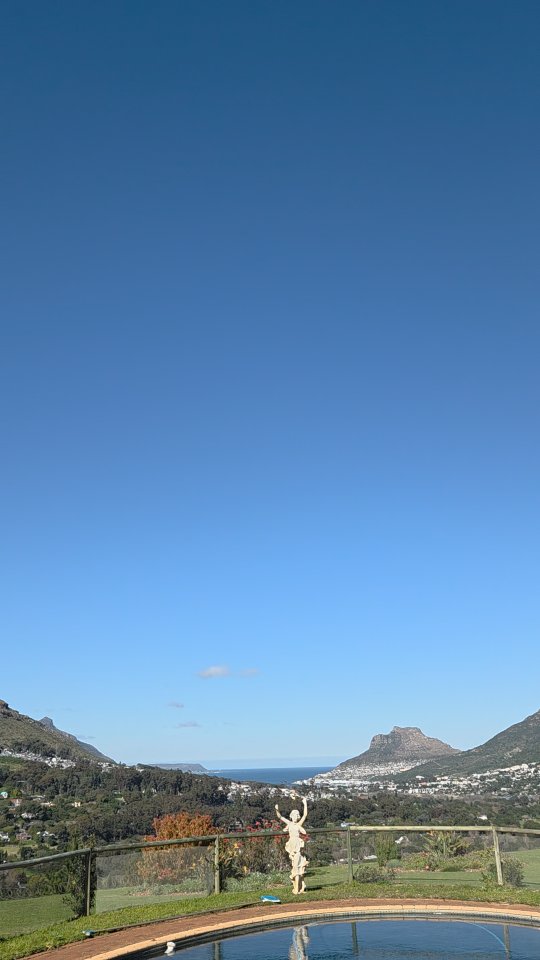 The emergence of Spring 🌿🌱🌼 This more dramatic of seasonal changes is an invitation to appreciate beauty, and live in harmony with the seasons and with nature 🌻♎️
"It's not about survival of the fittest; nature works by cooperation"
A little reminder from our immersion with @simonborgolivier and his words of wisdom.
We are not here to conquer the earth but to participate in and contribute to its beauty, preserve its mystery ✨️✨️✨️