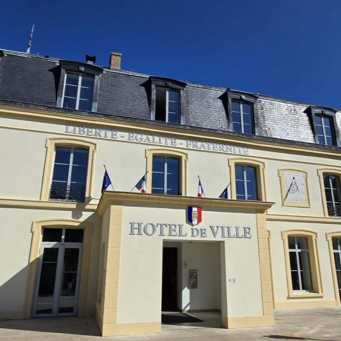 𝐀𝐩𝐩𝐫𝐨𝐛𝐚𝐭𝐢𝐨𝐧 𝐝𝐮 𝐏𝐋𝐔 𝐝𝐞 𝐒𝐚𝐢𝐧𝐭-𝐆𝐞𝐫𝐦𝐚𝐢𝐧-𝐥𝐞̀𝐬-𝐀𝐫𝐩𝐚𝐣𝐨𝐧 ! 🚀
Toute l'équipe est très heureuse d'avoir accompagné la ville dans la révision de son PLU, qui contribuera, nous l'espérons, à permettre un développement respectueux de l'environnement et de l'identité de ce territoire. Merci pour la confiance que la collectivité nous accorde depuis toutes ces années !
Et nos remerciements, tout particulier à Mme Violette, avec qui nous travaillons depuis de nombreuses années. Nous vous souhaitons, de la part de toute l'équipe Espace Ville SCOP, une très belle retraite bien méritée !