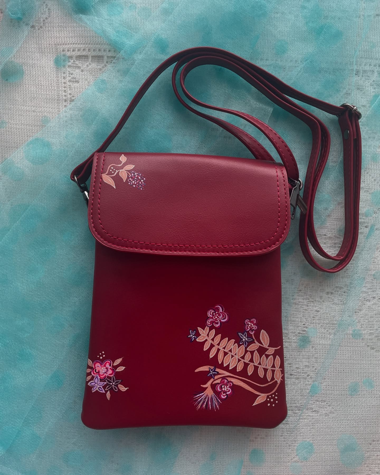 GRAND BAZAAR NYC ~ SUNDAY 9/28 10-5pm 100 W 77th at Columbus Hope to see you tomorrow at this legendary event. Everything Vintage, up-cycled, current, meaningful, one of a kind….everything NYC❤️#grandbazaarnyc #paintedvintagehandbag #artonleather