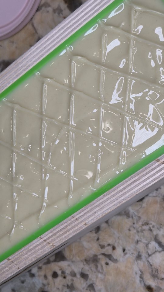 ✨️BEHIND THE BATCH of Sacred Earth in the making!
Lavender, cedarwood and frankincense essential oils fill the air with a warm woodsy, slightly sweet and gentle floral calm as we blend rich plant oils and earthy clays. Every stir is a tribute to the natural gifts our Creator provides. Simple, pure and straight from the earth is what we are on! This is more than just soap. Its a small act of honoring the temple you've been given.
#SacredEarth #SoapMaking #BehindTheScenes #NaturalSoap #HandmadeWithFaith #SqueakyTempleSoapery