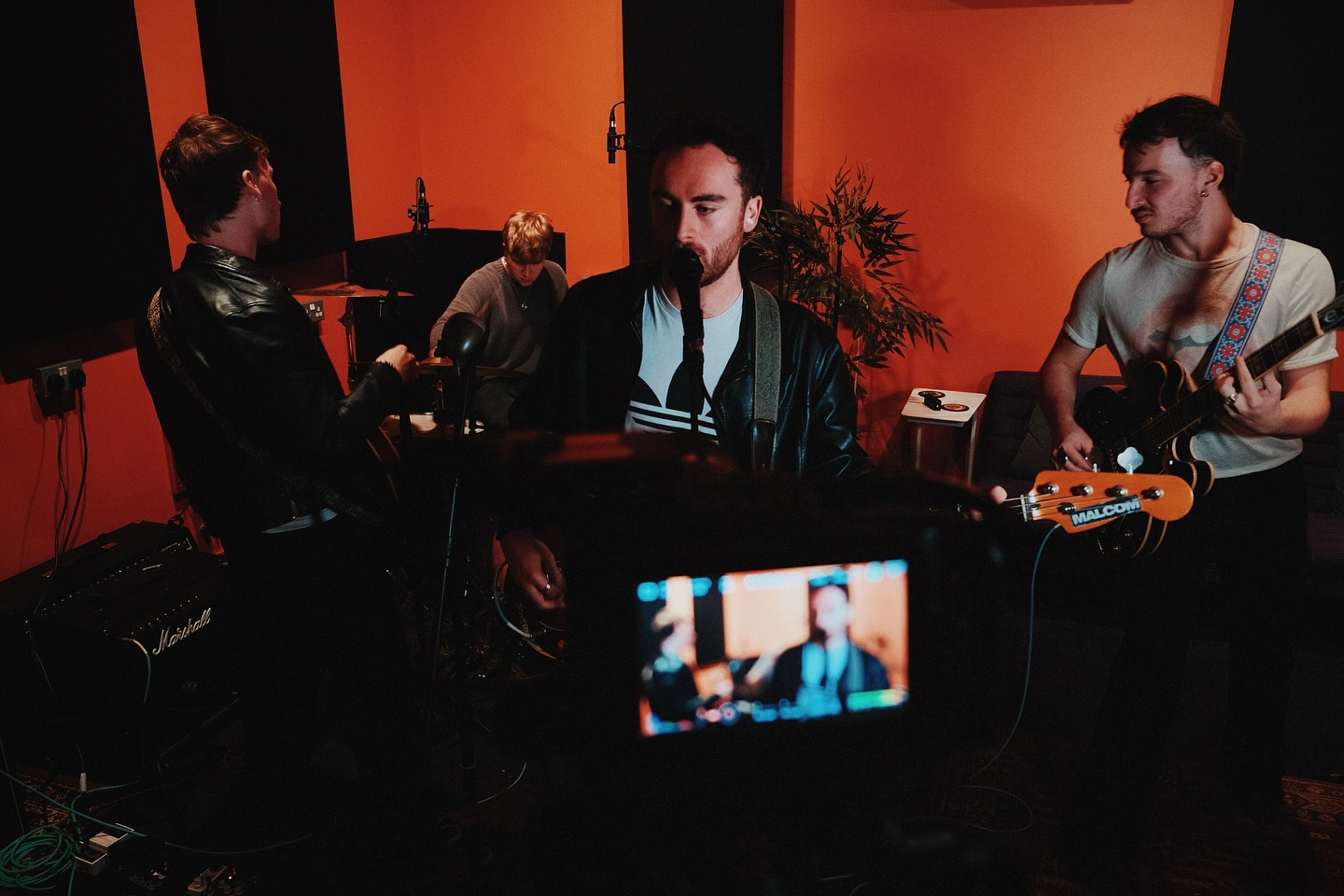 Great to have the lads from @malcom_band giving the studio a test drive.
Live session coming soon 🎥 🍊
#manchestermusic #recordingsession #recordingstudios #manchester #livesession