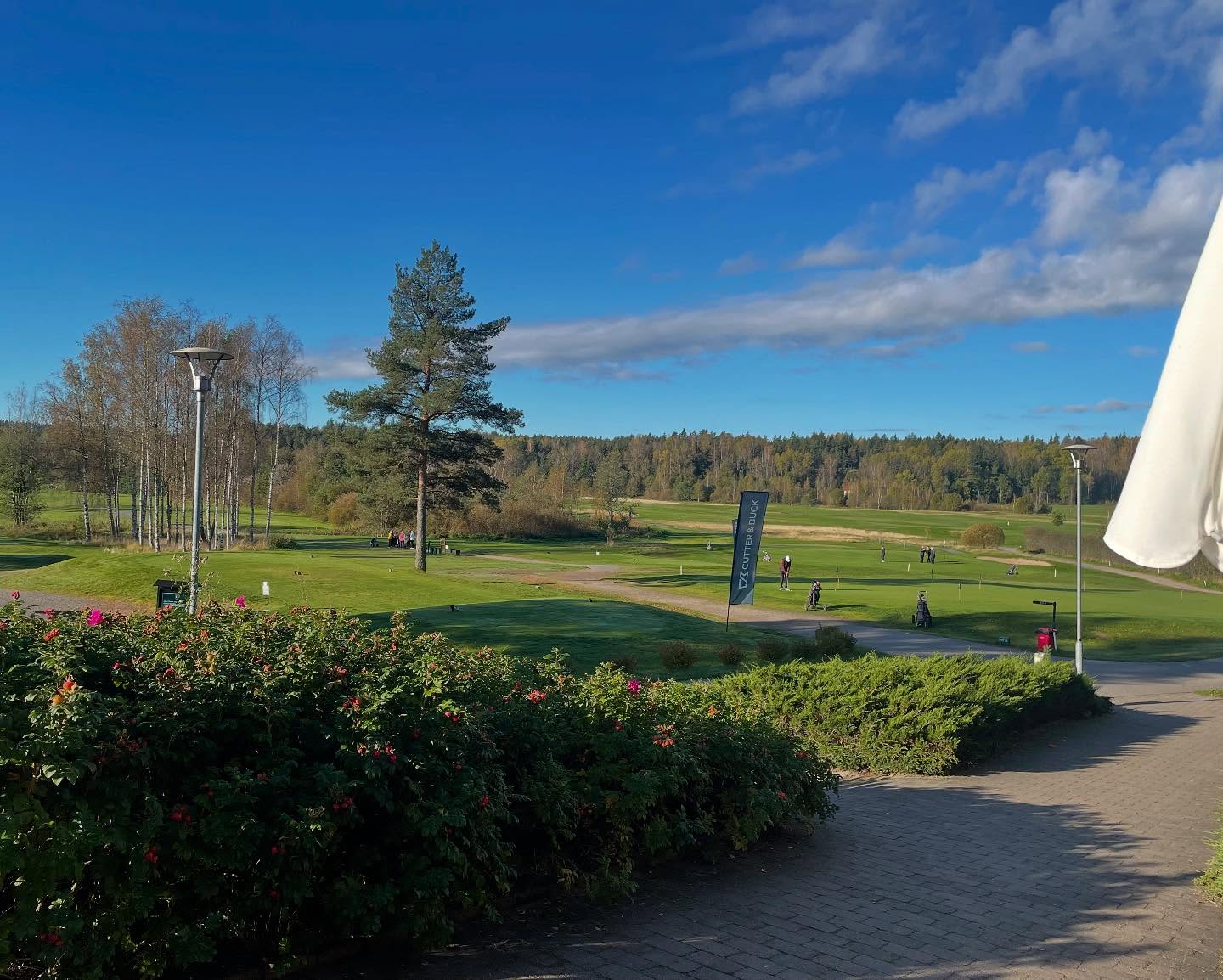 Aamupäivän tilanne. +9 C
Tänään pelurijuniorien tukikilpailu!