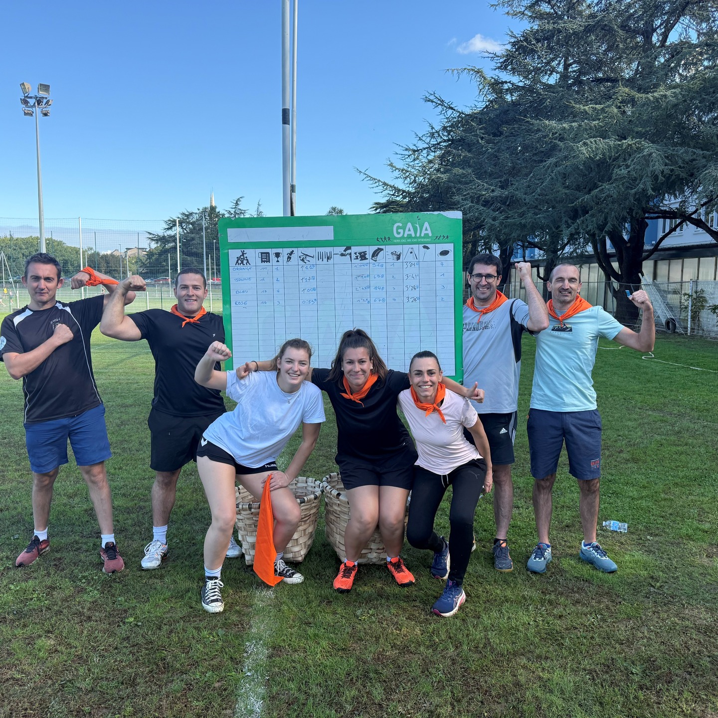 ✨ Retour en images sur la journée détente de l’ADER à Bayonne !
Une parenthèse conviviale et enrichissante entre collègues, ponctuée par plusieurs ateliers :
🏙️ Visite guidée de la ville
🧠 Quiz ludique
🎯 Jeux basques traditionnels
🍽️ Et pour finir, un bon repas partagé tous ensemble !
🙏 Un grand merci au CSE et à l’agence de Bayonne pour l’organisation de cette belle journée au stade de l’Aviron Bayonnais.
Merci à toutes et tous pour votre présence et votre bonne humeur. Une journée placée sous le signe de la découverte, du rire et du lien. 💙
#ADER #JournéeDétente #Bayonne #EspritDeCohésion #JeuxBasques #TeamADER #CSE #AvironBayonnais