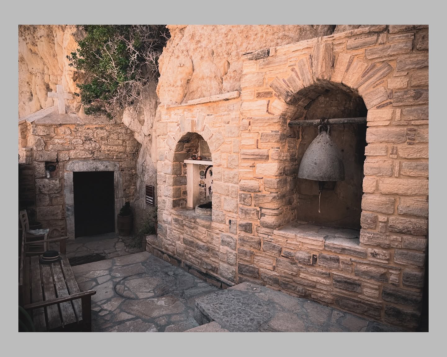 Tucked into the rocks of Matala: the little chapel of Agios Antonios ⛪. Simple, quiet and full of atmosphere – a true hidden gem. 🌊
#Matala #MatalaCrete #Crete #Kreta #VisitCrete #CreteIsland #Greece #VisitGreece #DiscoverGreece #GreekIslands #TravelGreece #TravelDestinations #HiddenGem #HiddenGems #SecretSpots #TravelVibes #TravelAddict #TravelGram #InstaTravel #Wanderlust #NatureLovers #HistoricPlaces #CulturalHeritage #TravelPhotography #TravelEurope #EuropeTravel #BeachVibes #SeaView #ExploreCrete #MediterraneanVibes