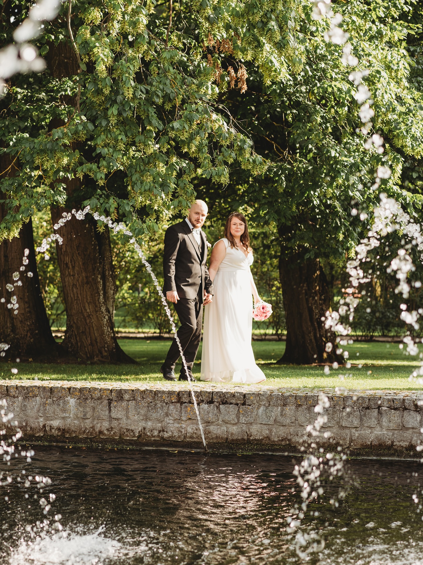 Krótka sesja ślubna w Parku Przebendowskich w Wejherowie #slub2025 #fotografwejherowo @karolina.jeka