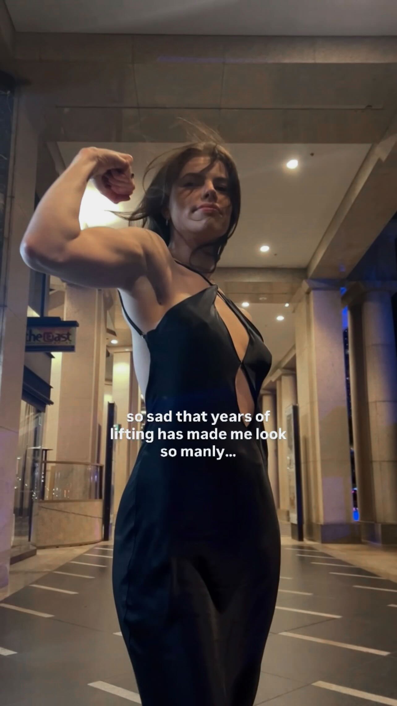 Lifting weights doesn’t all of a sudden mean I’m obsessed with fantasy football or feel the urge to explain the stock market to everyone…
But seriously, the whole “lifting makes women look manly” concept is so dumb.
If you don’t want:
strength
confidence
energy
curves
better sleep
stronger bones
then by all means, don’t lift weights.
K, love you, bye x
#sleepbuilder #gymgirl #musclemummy #girlswholift #strengthtraining #allbodiesaregymbodies #bodyacceptance #gymmotivation