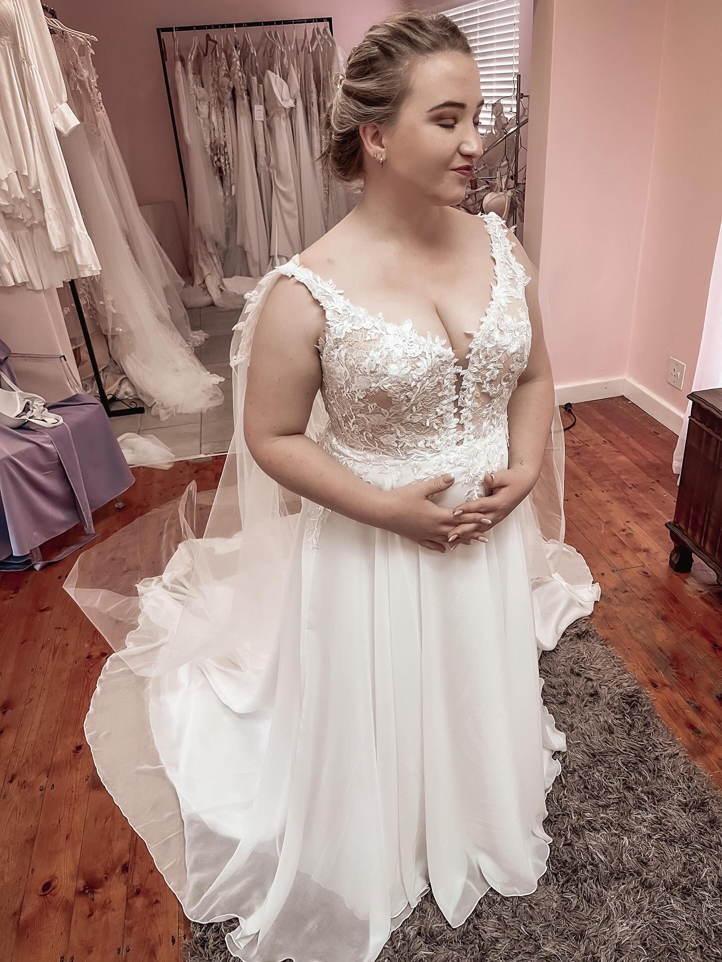 The last week has gone by in a flurry of fittings, popping bubbly, happy-tears & magical moments! We had 4 sensational bespoke gowns leave the studio this week, this hasn’t happened since I think 2017 😅🤣
Usually I only deliver 4 bespoke gowns per month, but this time they all landed up in the same week of September…. Which translated to long days & late nights, for us behind the scenes. But by the strength of God, we got it done and every bride was beyond happy with their gowns 🙌🩷
Today we highlight @ciska_vanzyl at her final fitting, ethereal & romantic! Her brief to me was “Lord of the Rings Princess bride vibes” 🤣🩷🥹🙌 and I think we nailed it!
Her bespoke dress featured a fully corseted illusion bodice, for the best possible bust support, hand-sewn lace appliqué & a detachable tulle cape, instead of a veil.
Dankie dat jy ons vertrou het met jou droomtrourok @ciska_vanzyl jy was n plesier om mee te werk! Baie geluk 🎉🥂❤️
#bespokebride #custommadeweddingdress #laceweddingdress #weddingdressinspo #weddingdressdesigner #bridaldesigner #bridaldesign #bridalgown #finalfitting #bridalsalon #bridalboutique