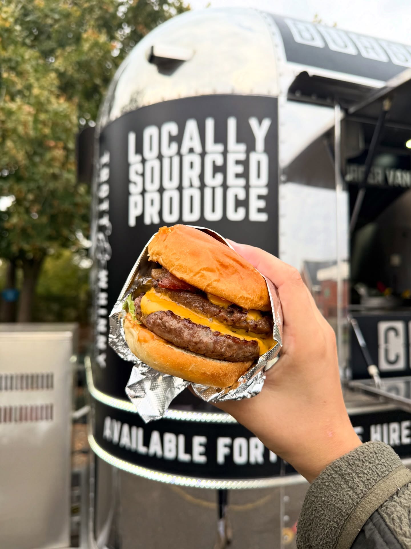 @essexfoodiesmarket Maldon, itโs almost timeโฆ ๐โฐ
Weโll be serving real, locally sourced beef burgers served with crisp golden fries โฆ the perfect feel-good food for a Sunday walk along the Prom โต๏ธโ๏ธ
Donโt miss out! Weโre there 10am-3pm โ