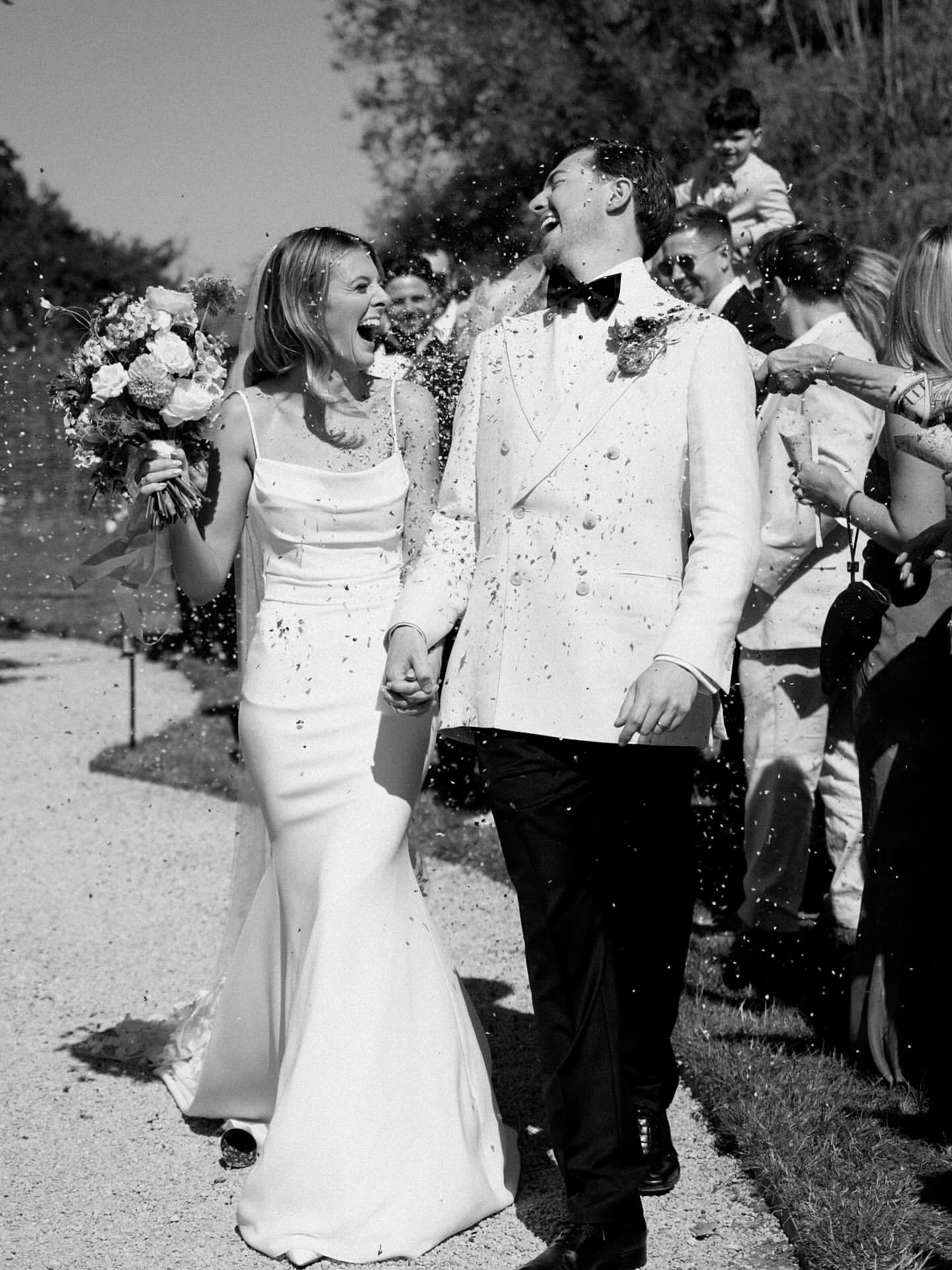 Congratulations to the beautiful @amelia_thornton 🤍 radiating in our classic fitted crepe gown by @mikaellabridal
@megandonatiphotography #classicbride #contemporarybride #crepeweddingdress #fittedweddingdress #2026bride #surreybridalboutique #surreywedding #romanticbride