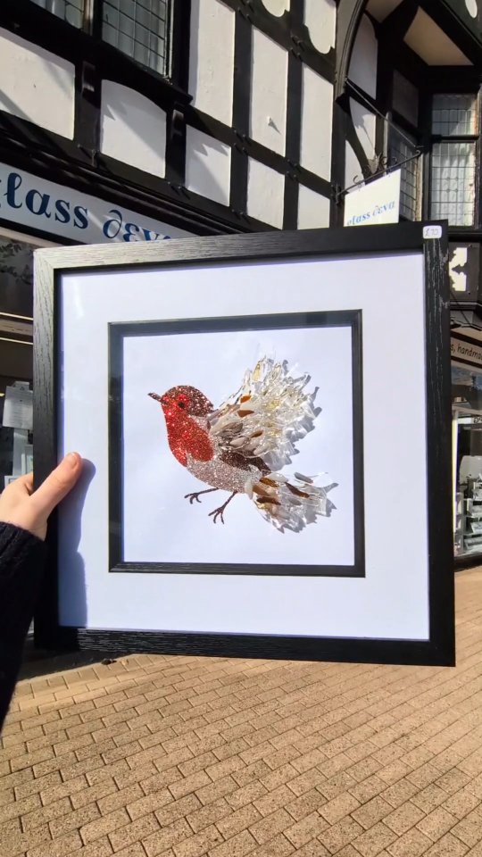 Find some sparkly numbers in our shop window this Sunday 👀💙
£70 a piece - if you're interested please drop us a message or visit our Chester shop
These are one off pieces so once they are gone they are gone 💙
#glassart #fusedglass #fusedglassart #chester #chesterart #unicornart #robinart #limitededtion