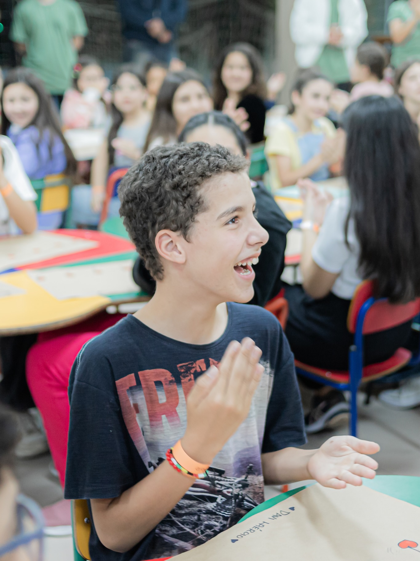 ✨🙌 Que bênção foi o AcampaDentro do Ministério Infantil! Foram dias de alegria, brincadeiras, comunhão e muita Palavra.
O tema que nos guiou foi Lucas 10:27, nos lembrando da importância de amar ao Senhor com todo o coração, alma, forças e entendimento, e também ao próximo como a nós mesmos. ✝️
Ver as crianças aprendendo e vivendo esse mandamento é uma verdadeira esperança para o presente e para o futuro da igreja. 🌱✨